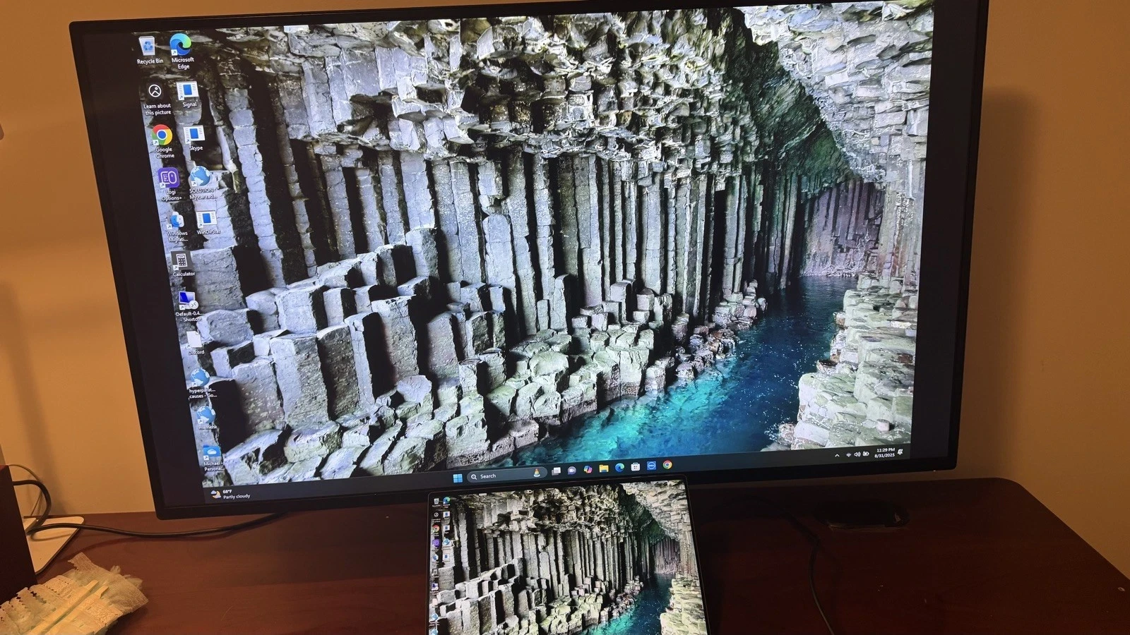 Dell UltraSharp U4320Q 42.5 16:9 4K UHD IPS Display Monitor - photo 5