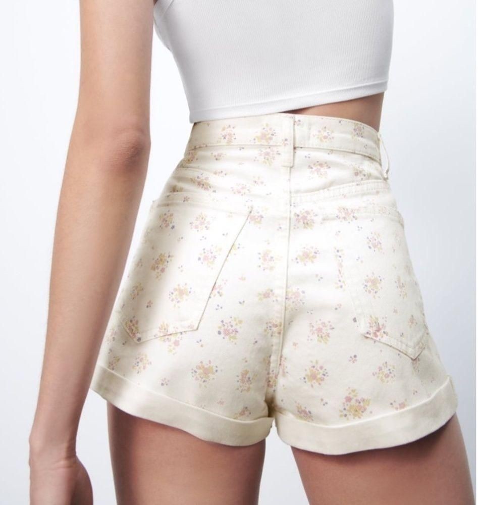 Zara Floral Shorts - photo 2