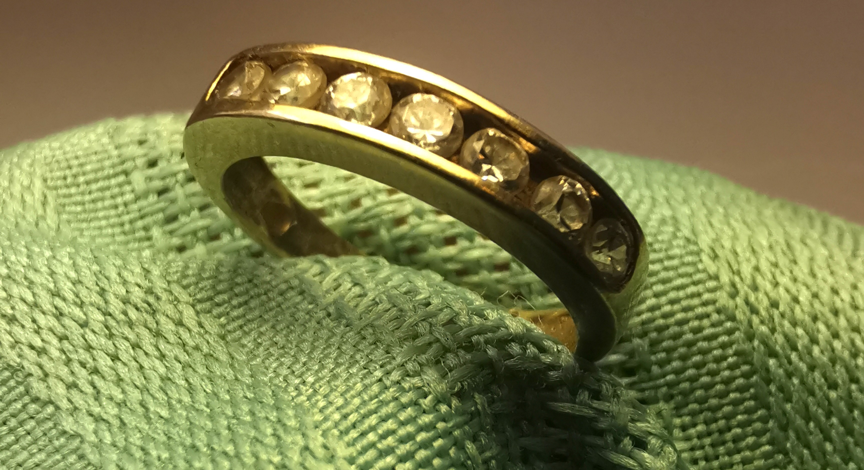 1980s 10k Yellow Gold 7-Stone Diamond Anniversary Band | Size 4