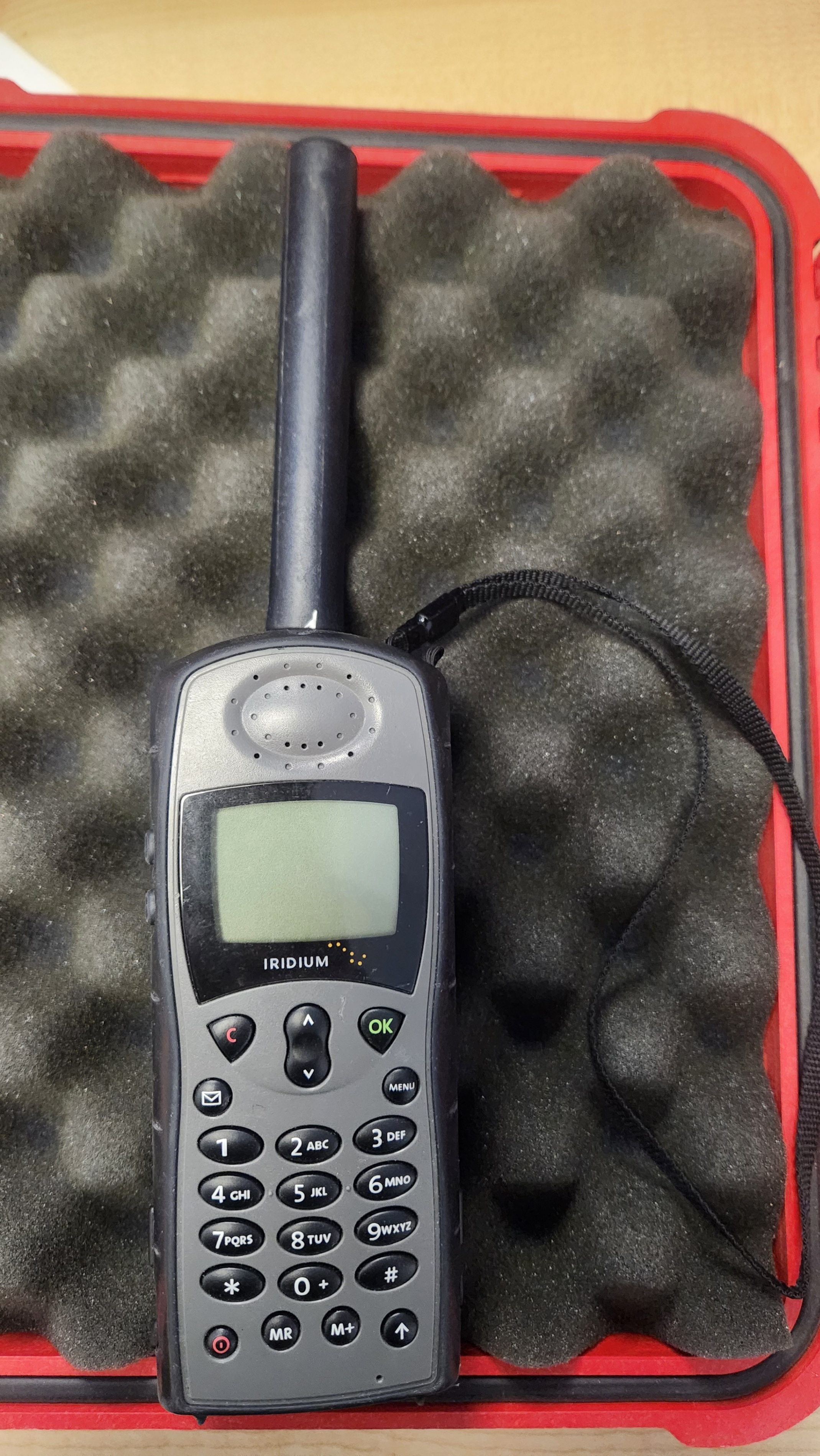 Iridium 9505A Satellite Phone - photo 2