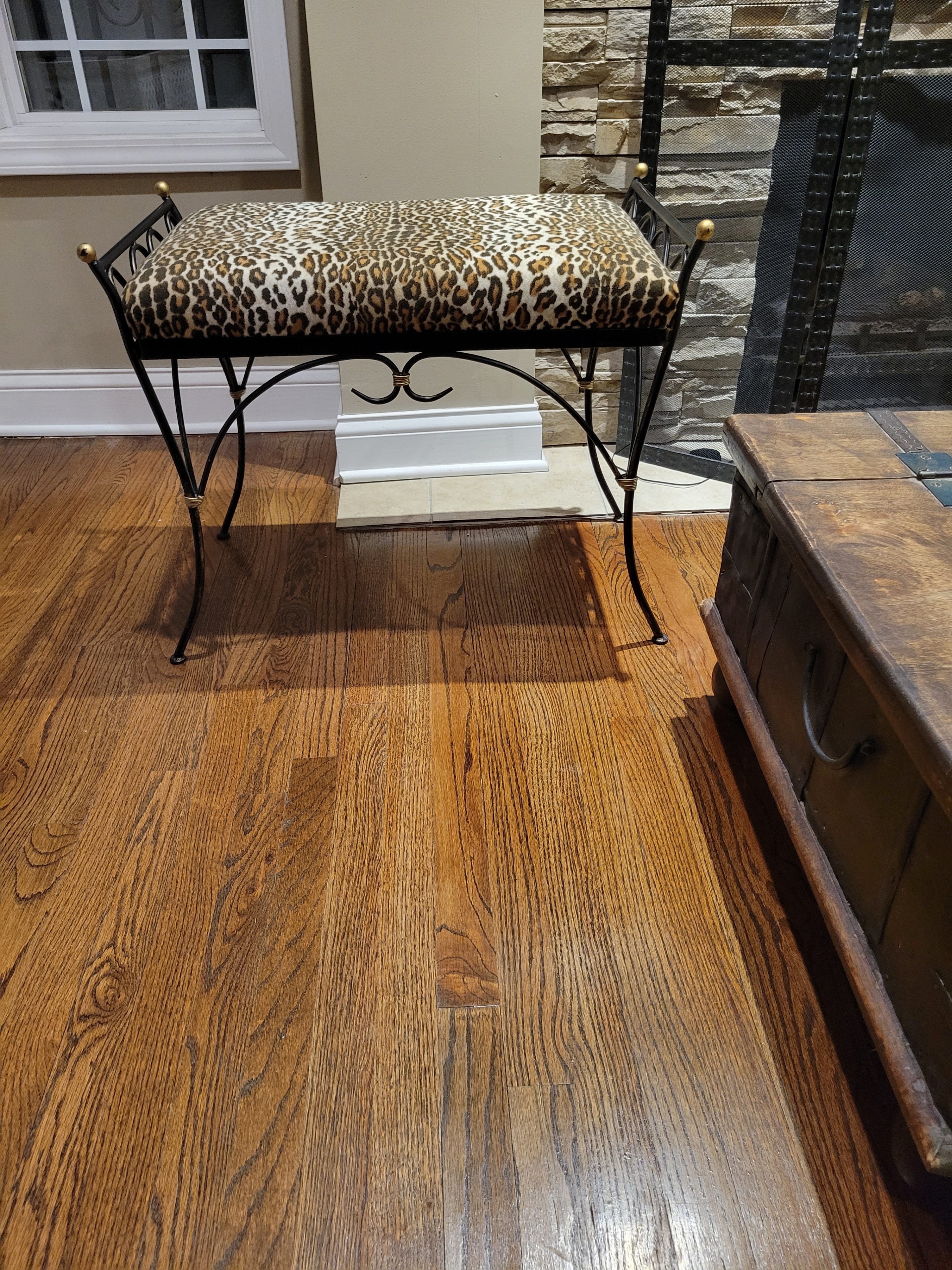 Stylish Leopard Print Statement Bench – Chic Boutique Essential! - photo 3
