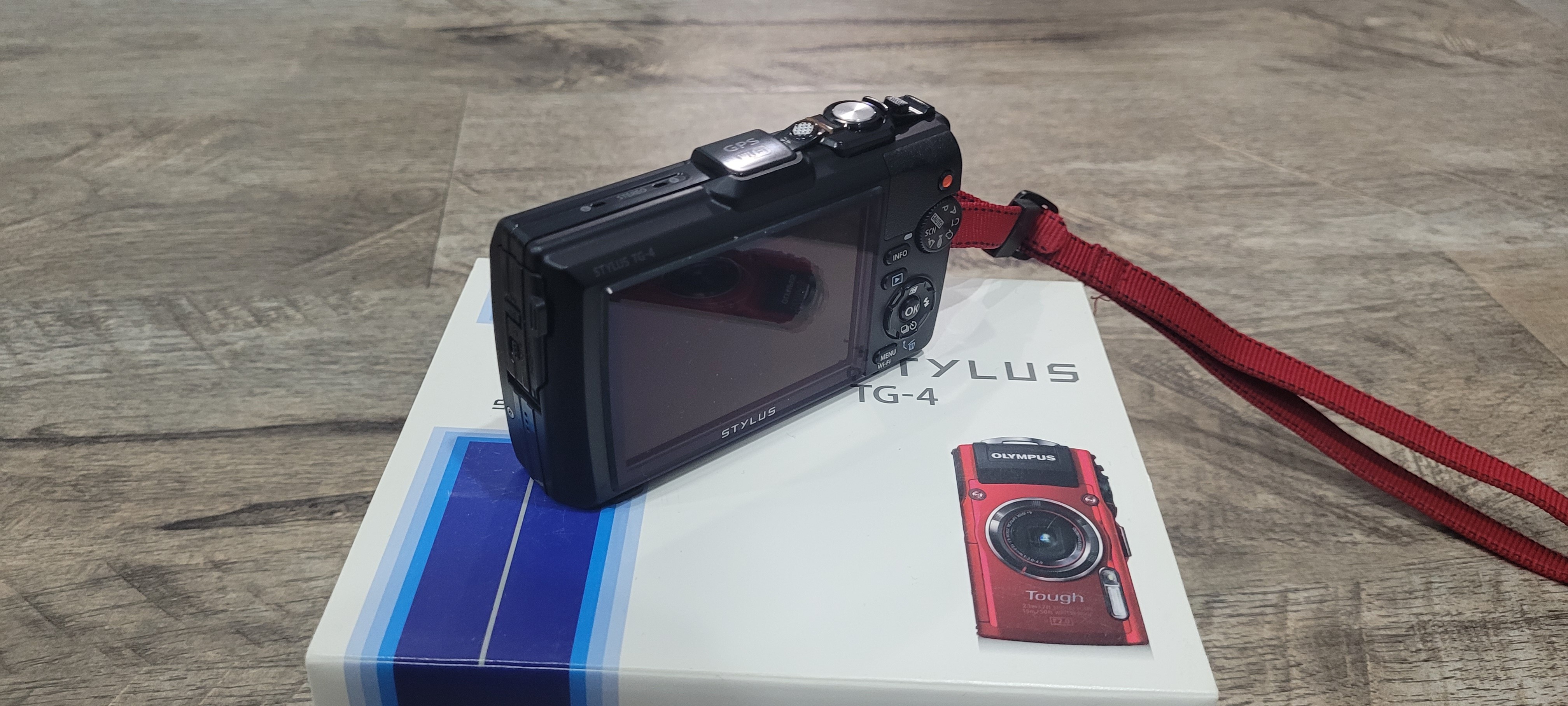 Olympus Stylus TG-4 Waterproof Camera – Org Box + Accessories - photo 3