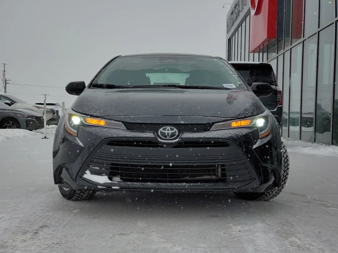 2024 Toyota Corolla - photo 2