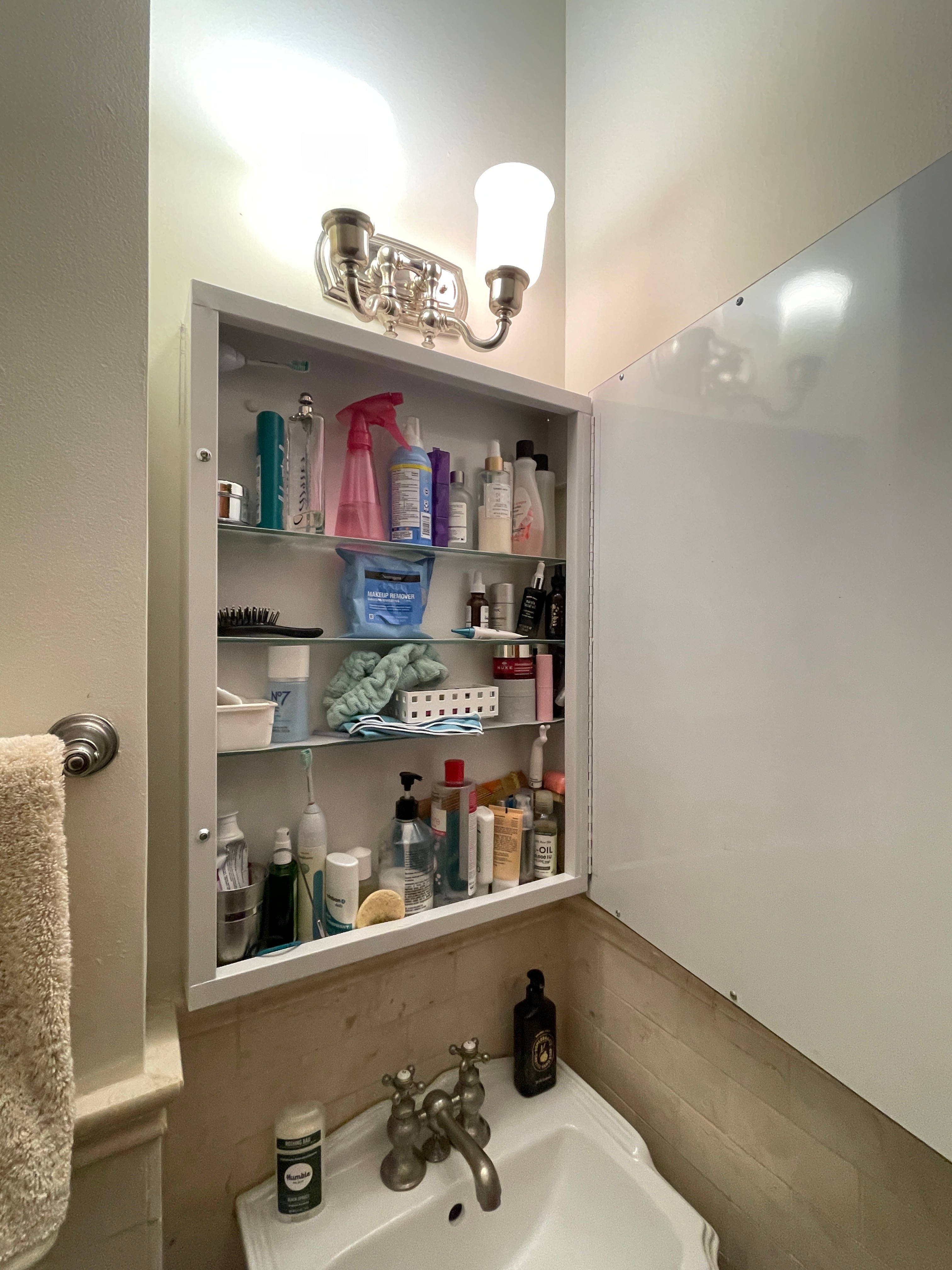 Mirrored bathroom medicine cabinet - photo 2