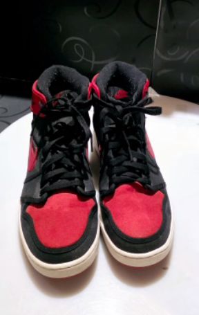 Nike Air Jordan 1 Mid “Bred”