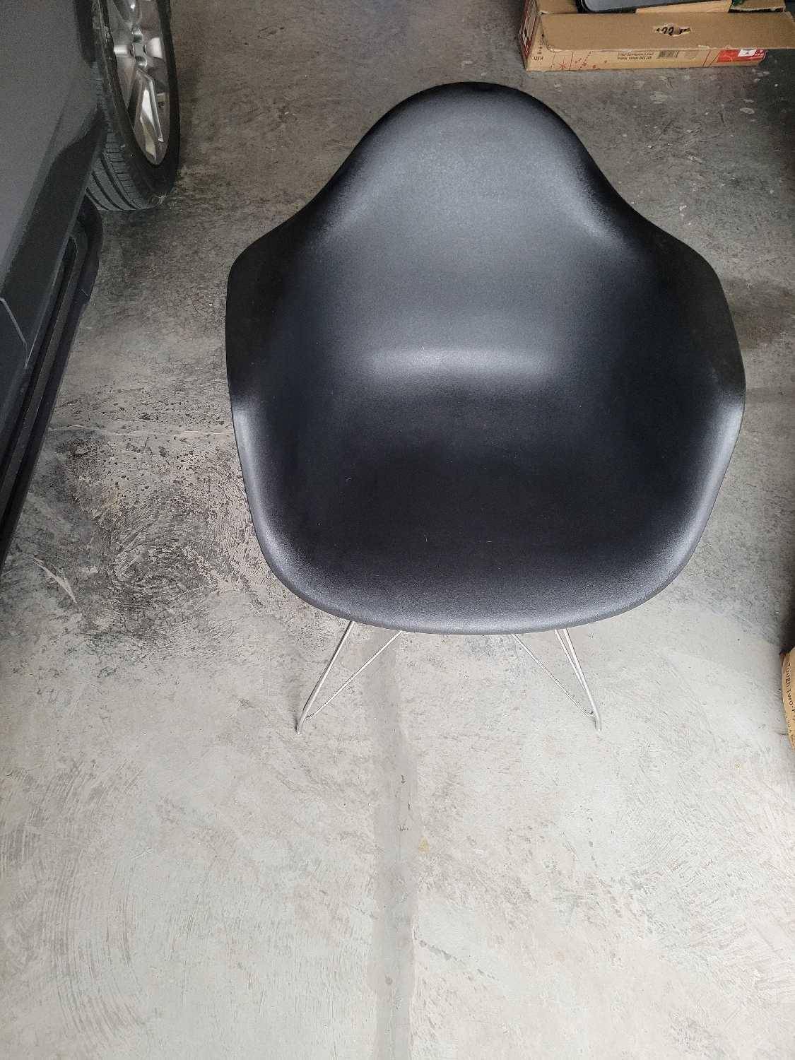 Eames Style Black Shell Chair - photo 4