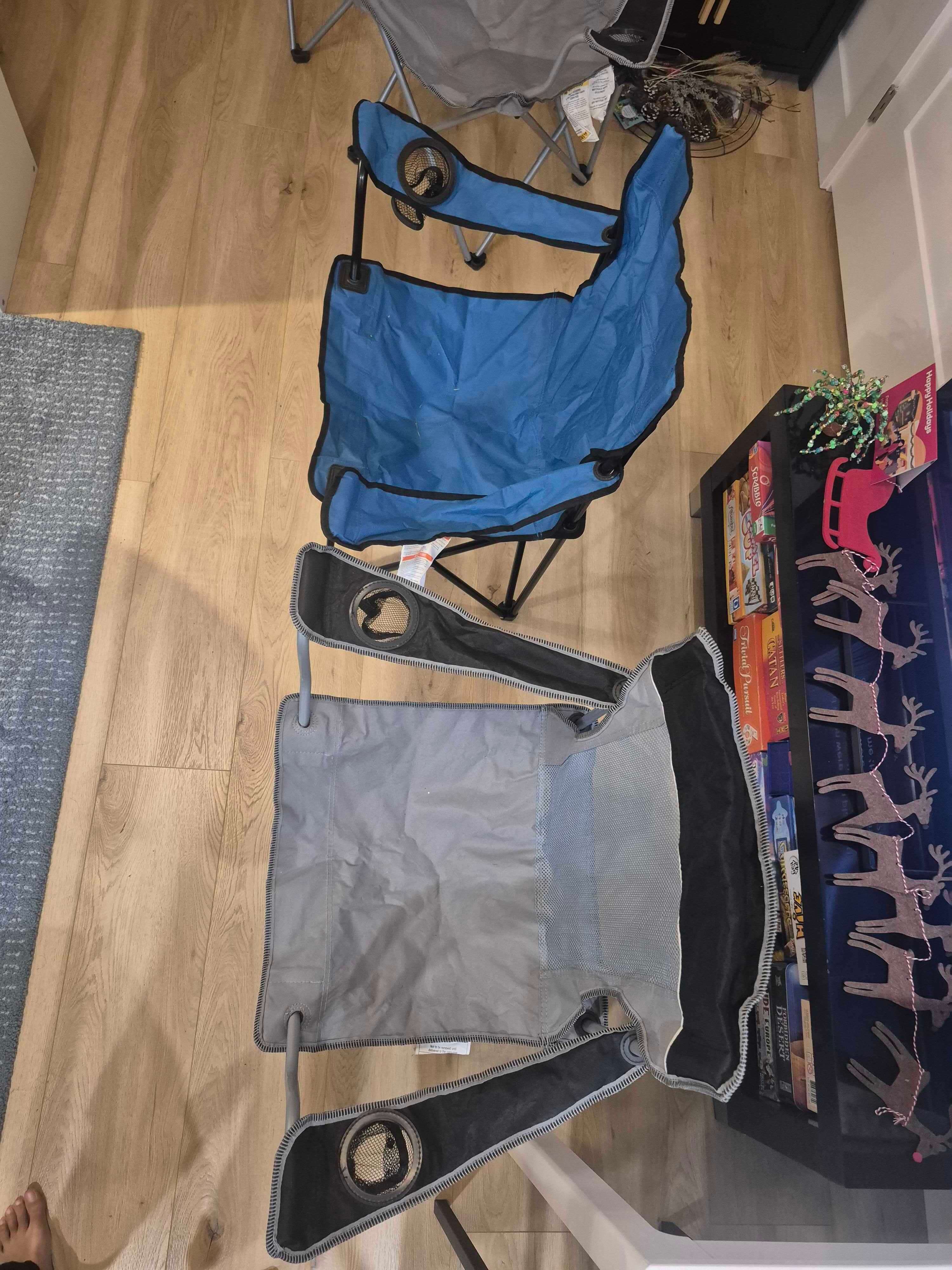 Camping chairs (4 total) - photo 2
