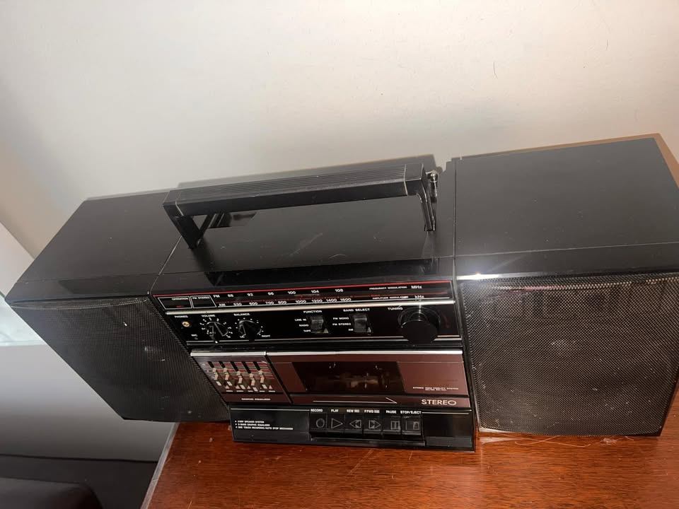 Fisher Studio Standard Boombox PH-701 Stereo Cassette Radio - photo 3