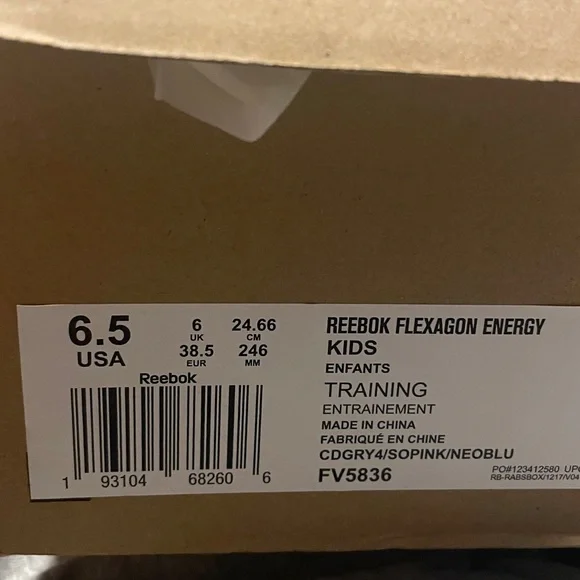 BRAND NEW girl youth reebok flexagon energy shoes size US 6.5Y - photo 2