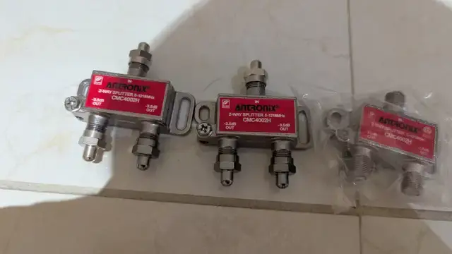 Antronix CMC4002H 1.218 GHz Digital Coaxial Cable Splitter