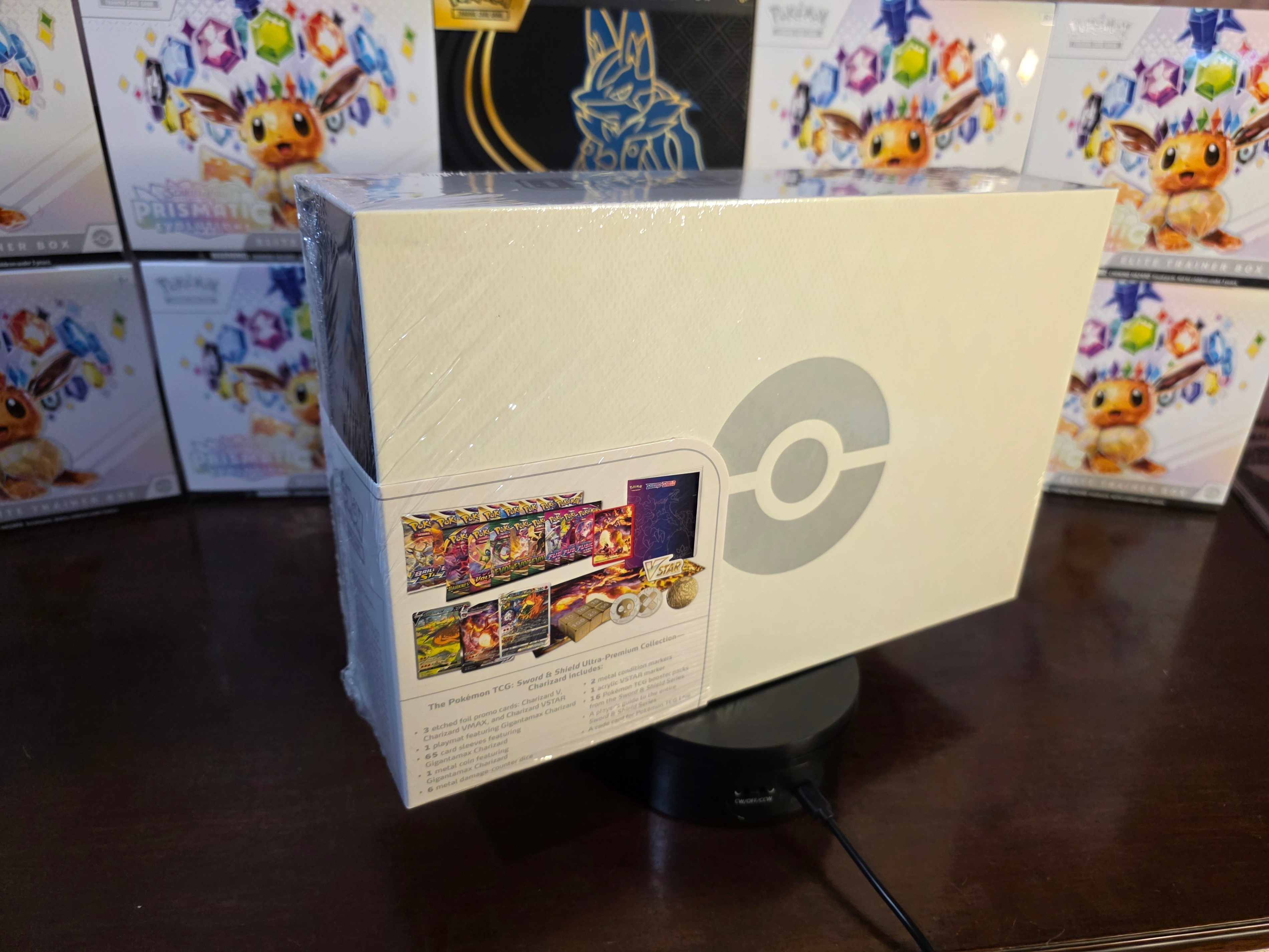 CHARIZARD ULTRA PREMIUM COLLECTION – SEALED NM w/ ACRYLIC CASE - photo 2