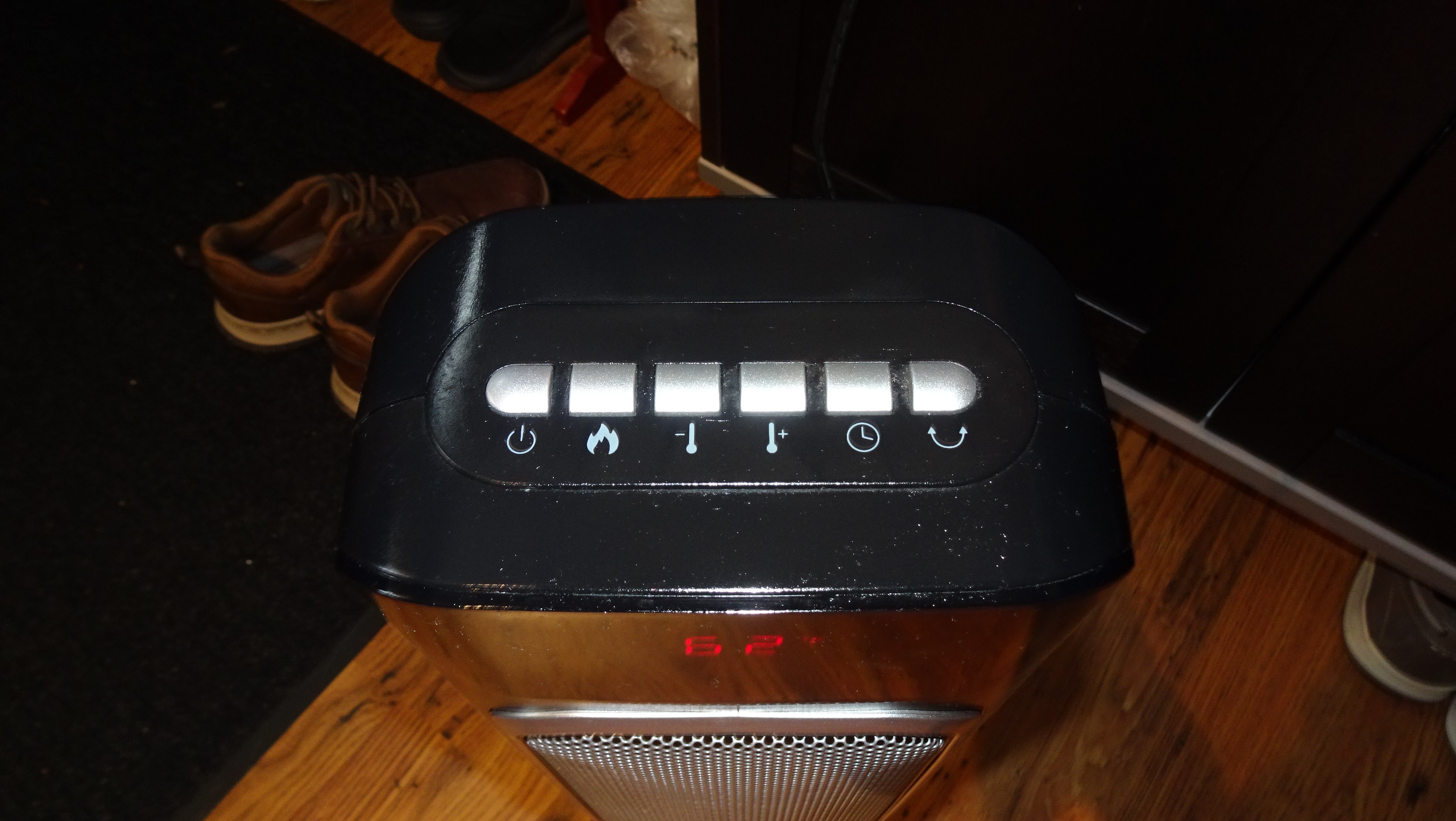 Comfort Zone Oscillating Tower Heater - photo 3