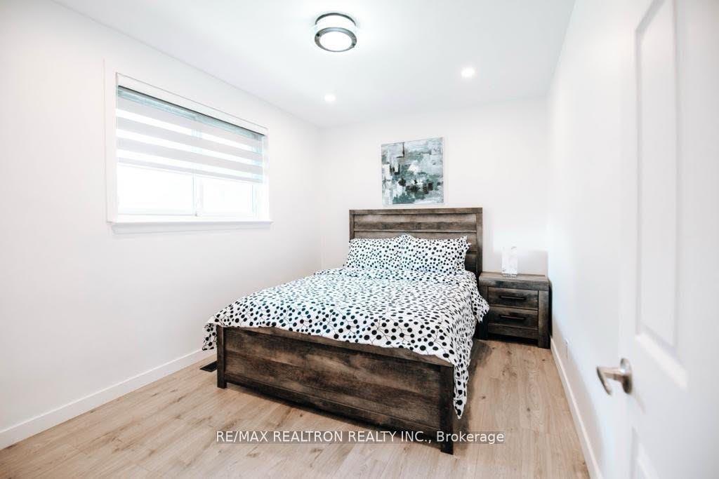 🚨 Spacious [3 Bed / 3 Bath] House for Rent in Maple - photo 5