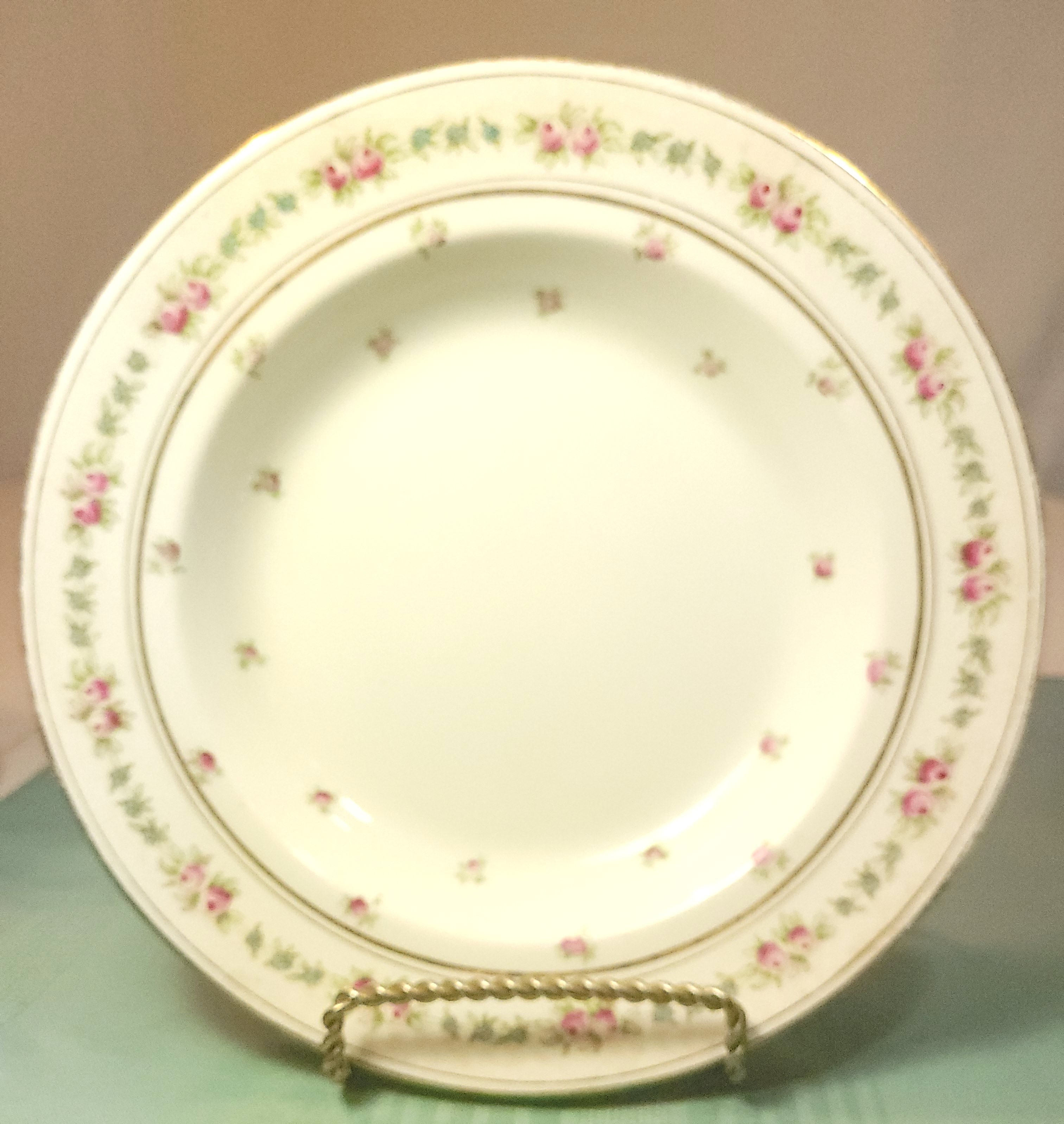 Antique Bishop and Stonier BISTO England 9" Bowl With Stand