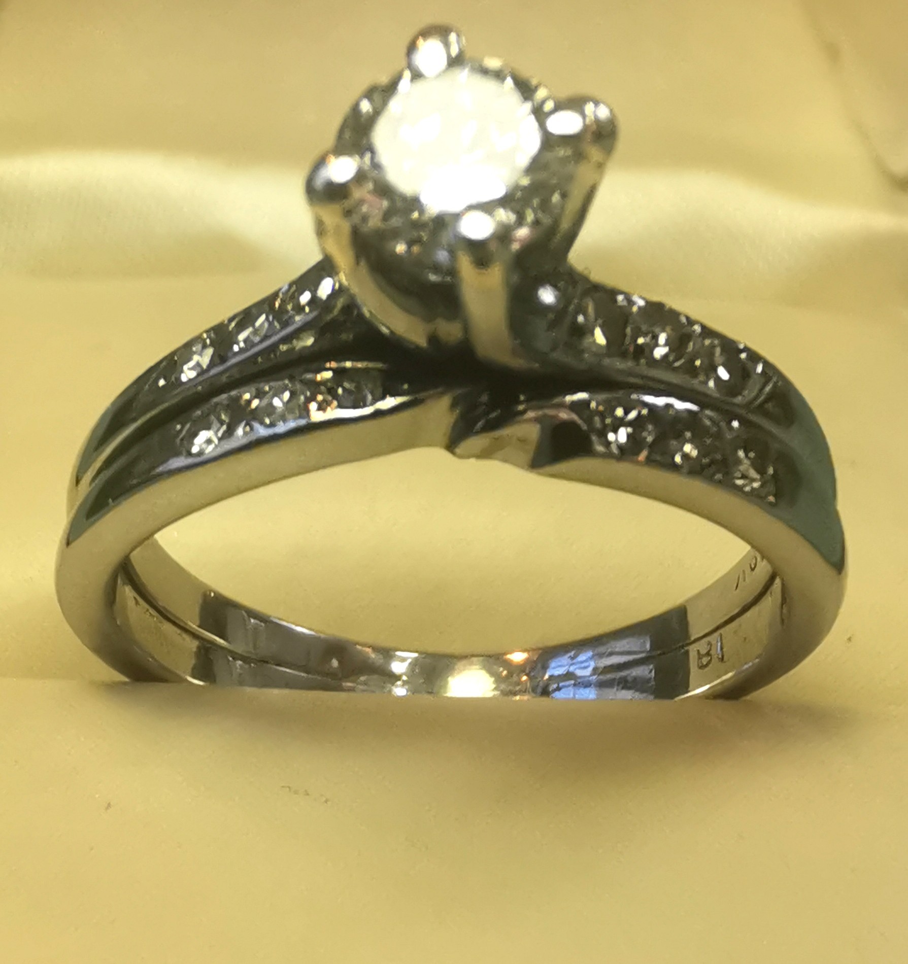 18KT Gold Incl. Market Evaluation 0.50ctw Diamond Sized 5.5