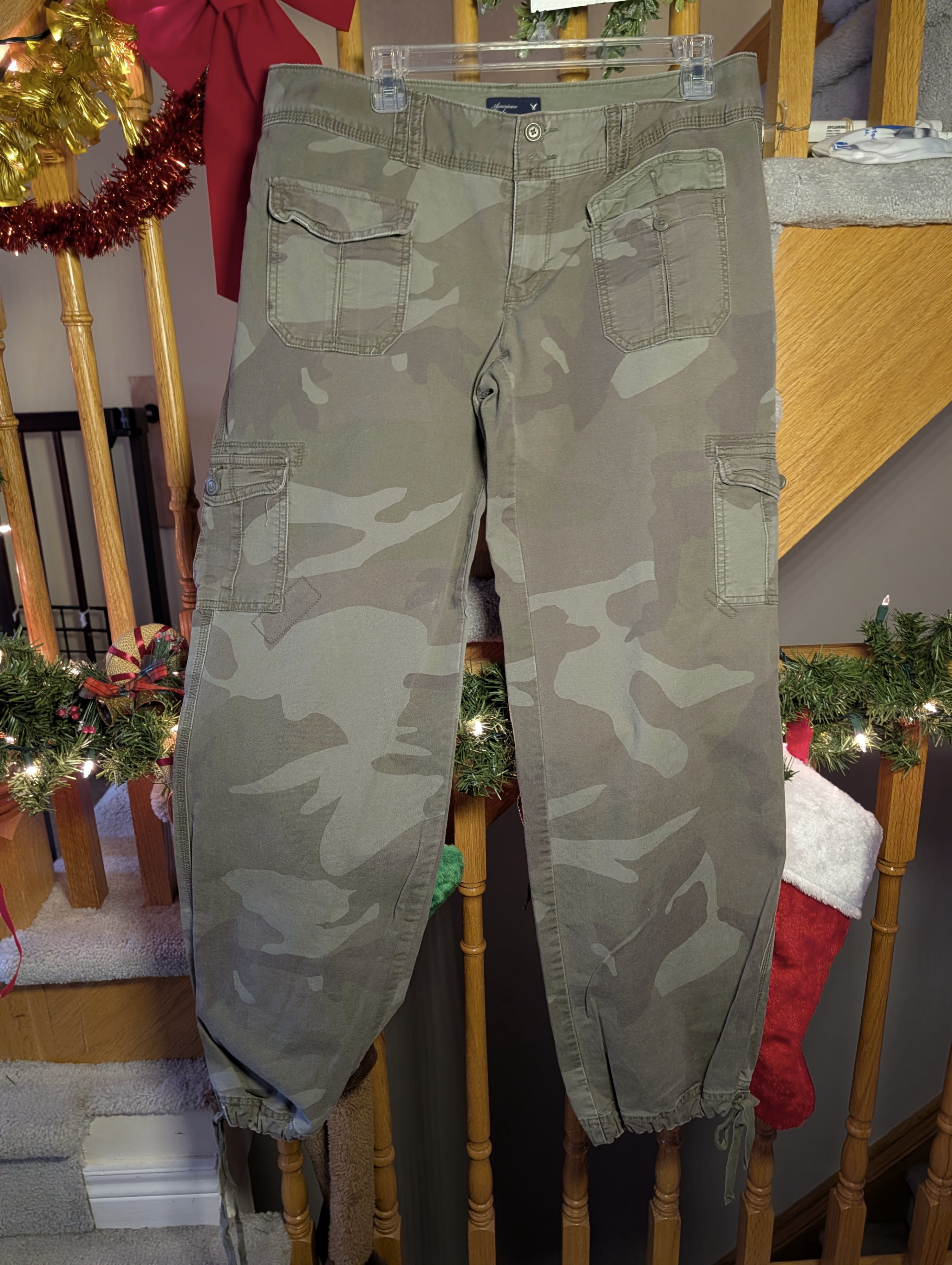 American Eagle Women's Camo Print Cargo Pants