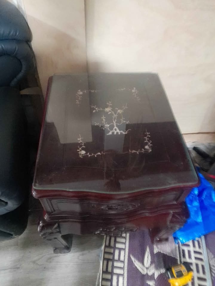 Dark Wood & Glass Side Table 🥕 - photo 5