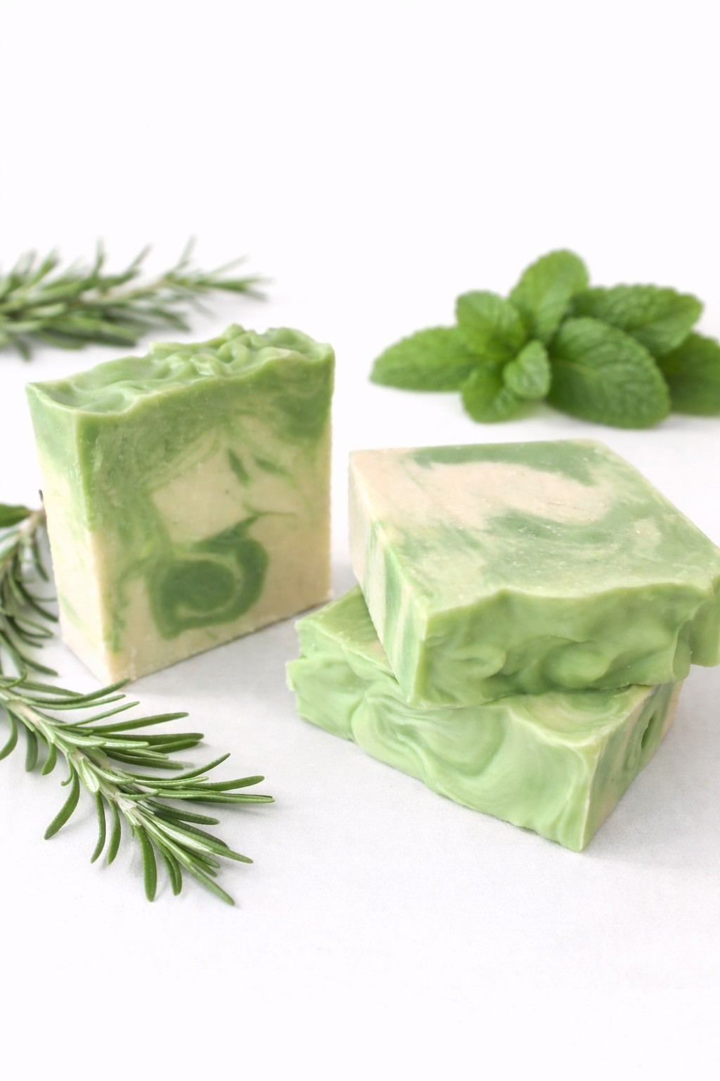 🌿✨ Minty Swirl Handmade Soap ✨🌿