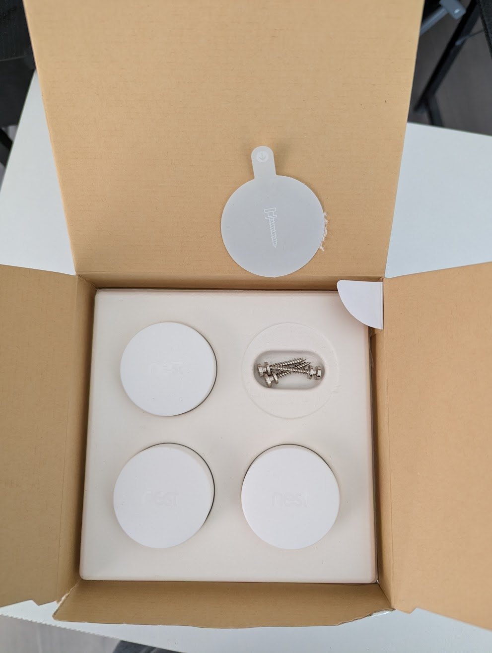 Google nest 3 generation thermostat and Temperature Sensor 3pack - photo 2
