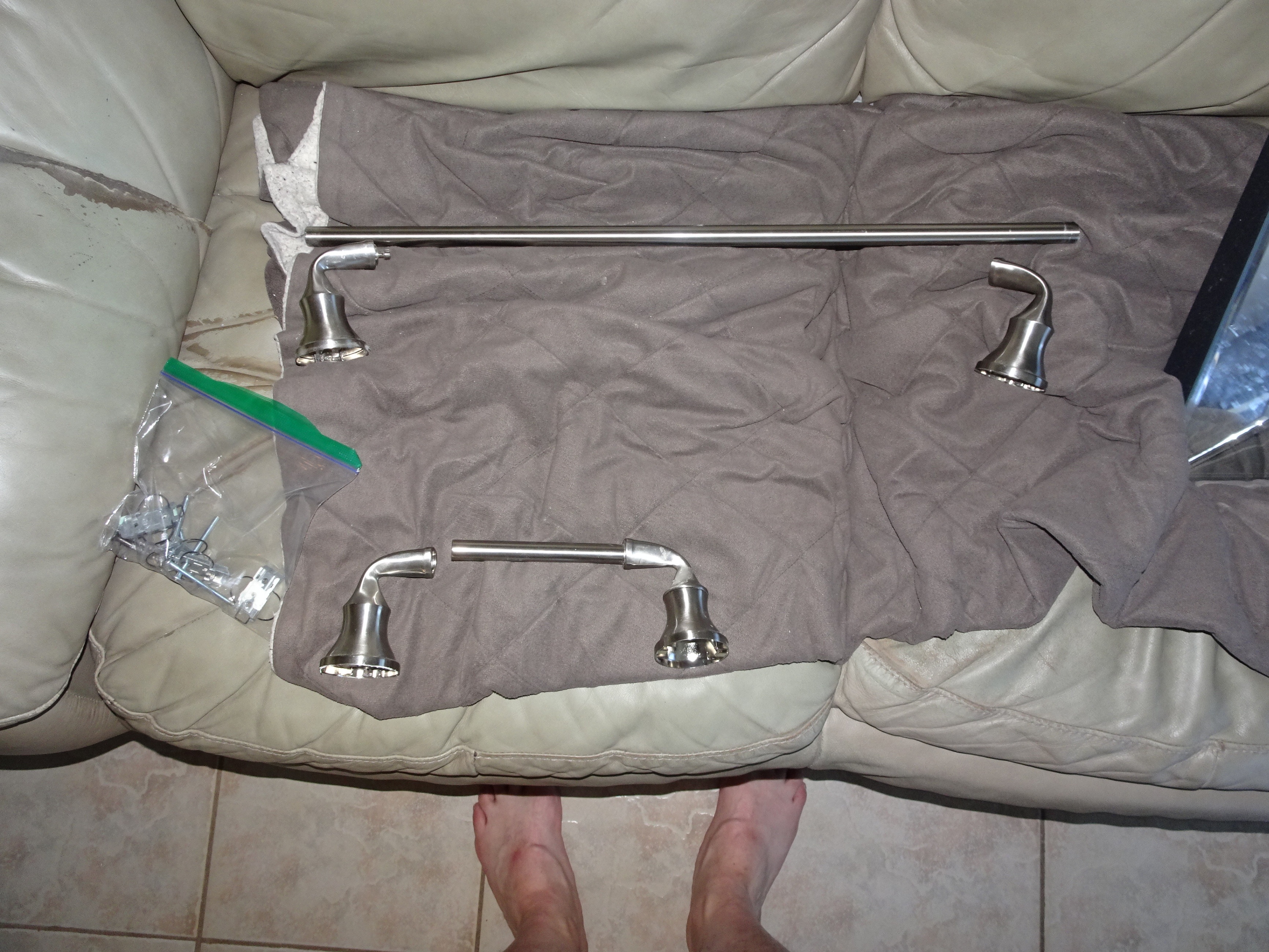 24 INCH TOWEL BAR AND TOILET PAPER ROLL HOLDER IN BRUSHED NICKEL