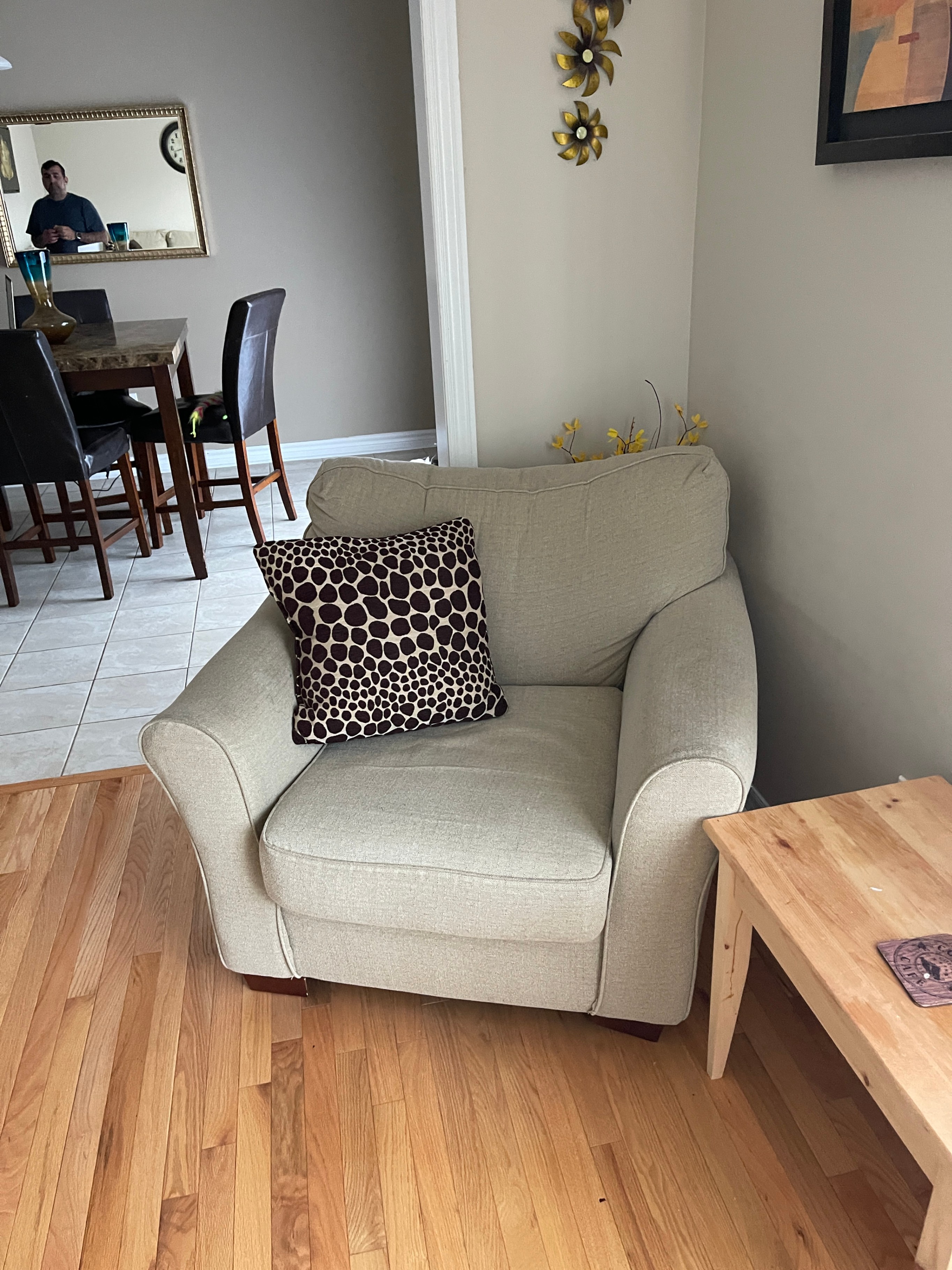 Leon's Sofa set ( cushions included) for sale - photo 3