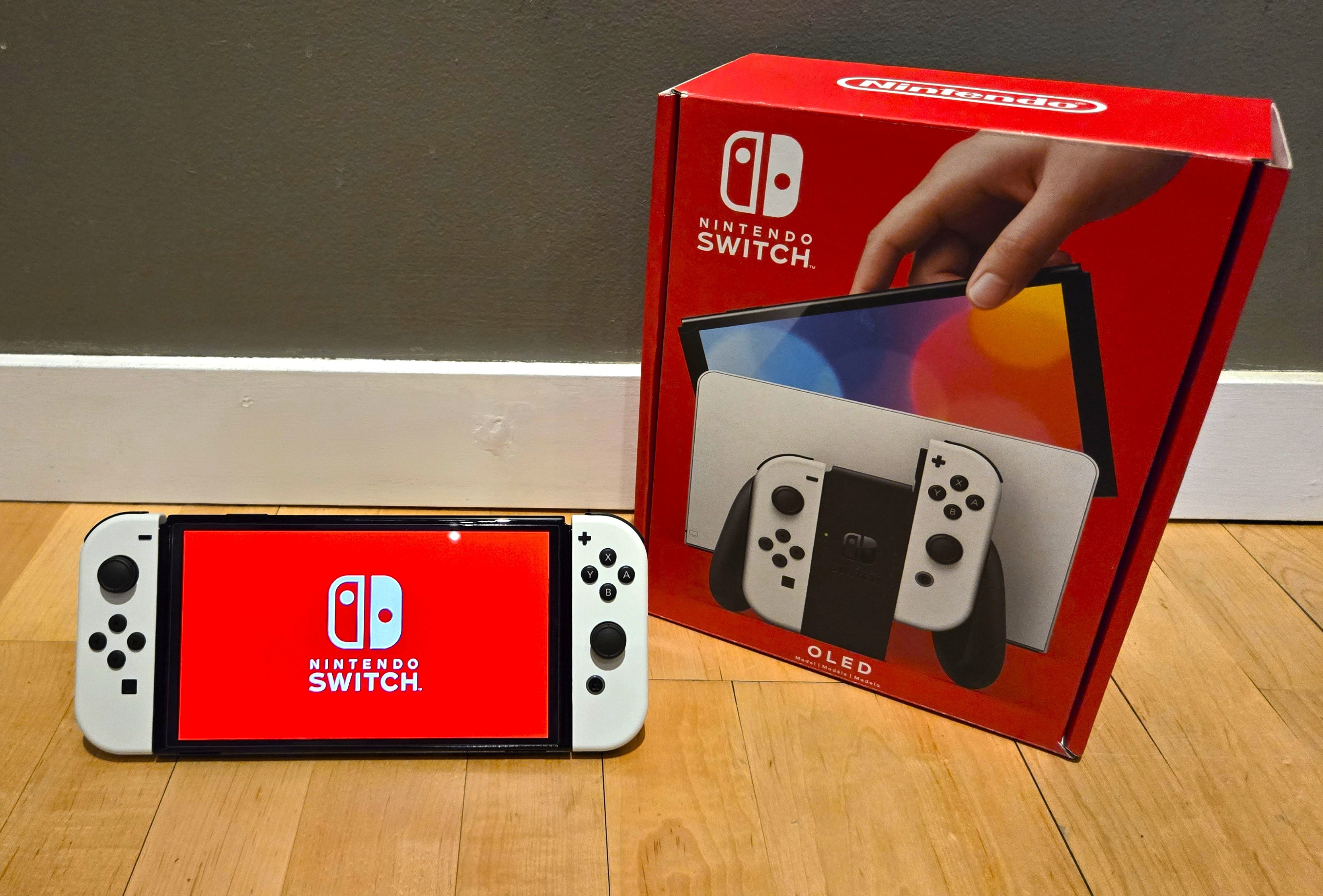 Pristine Switch OLED White: Premium Bundle