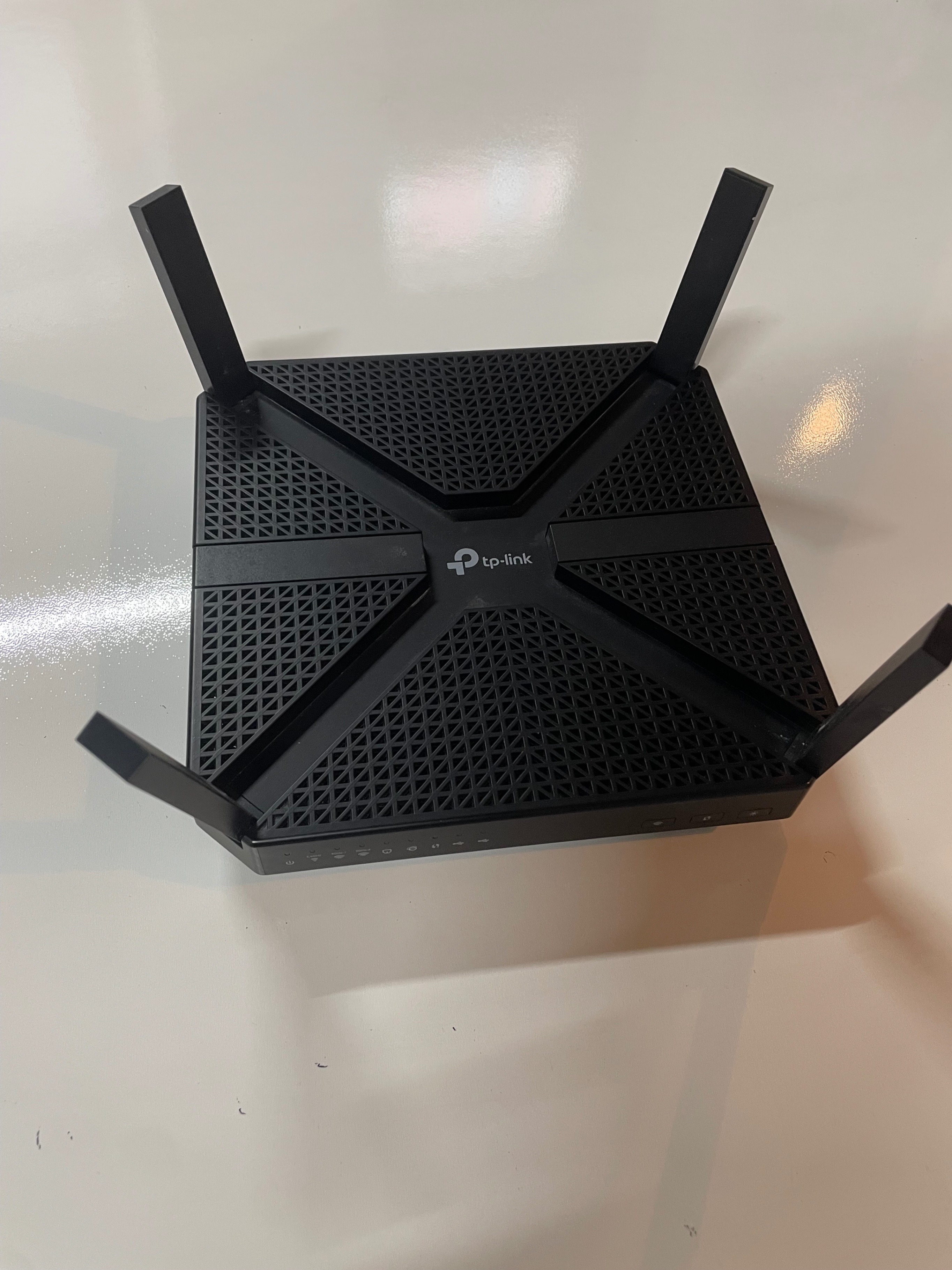 TP-Link Archer C4000 MU-MIMO Tri-Band Wi-Fi Router