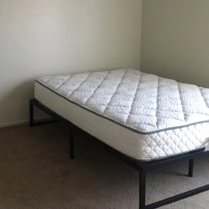 Brooklyn Bedding Soft Hybrid Queen Mattress 10" $200 Kamloops - photo 3