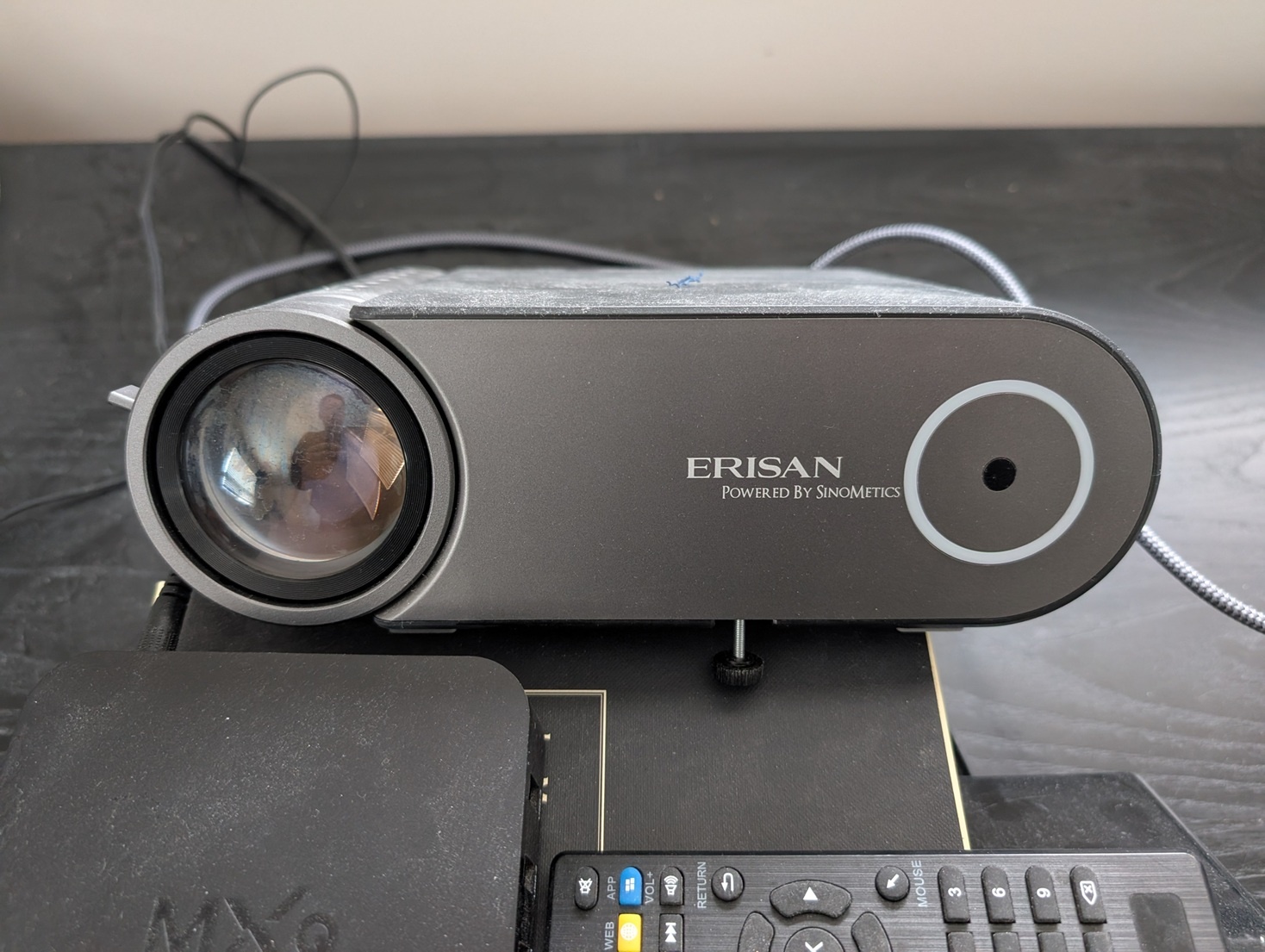 ERISAN home projector, Samsung speakers and Android TV Box - photo 5