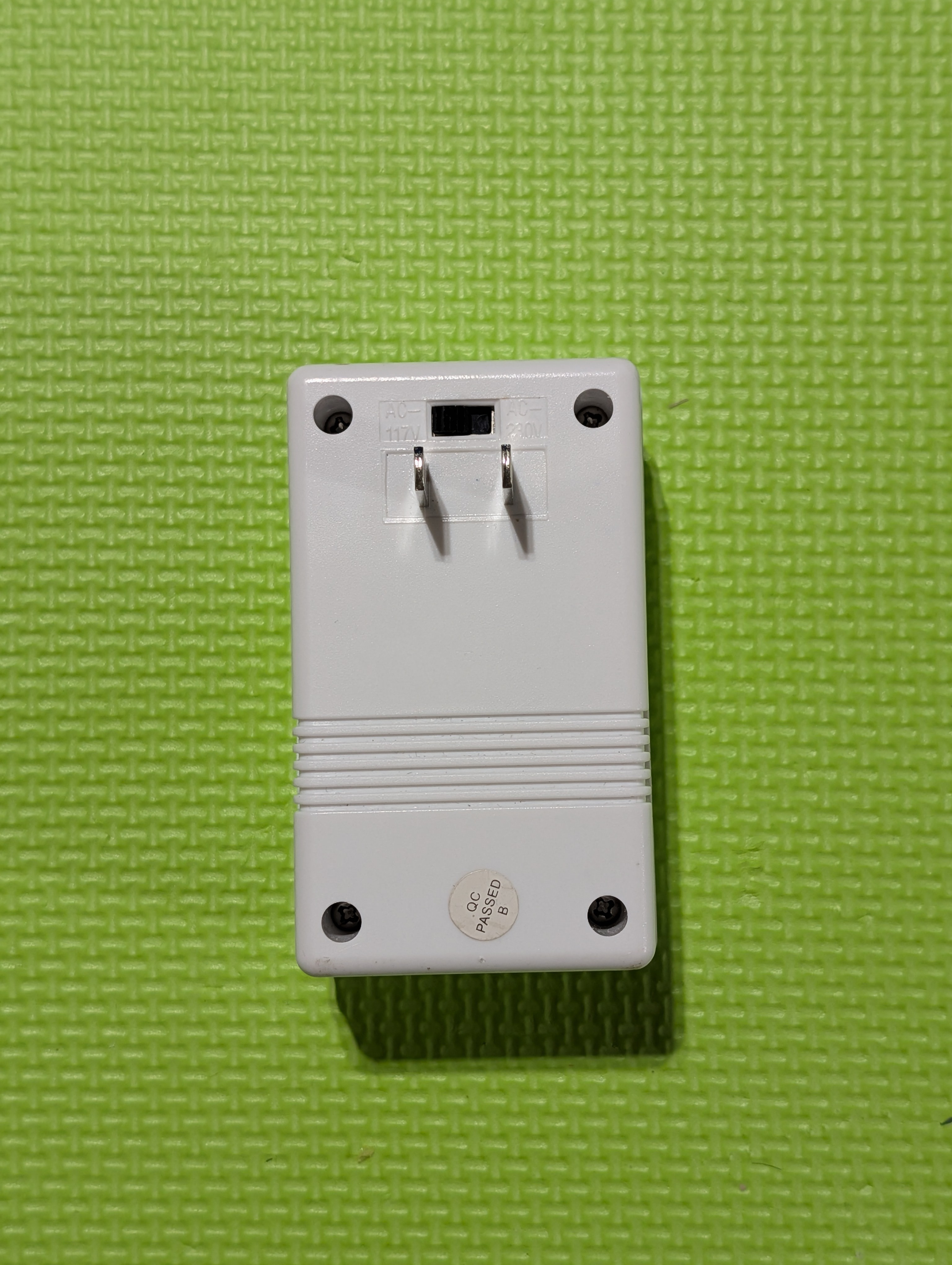 Singway Voltage Converter 100W 110V-220V - photo 3