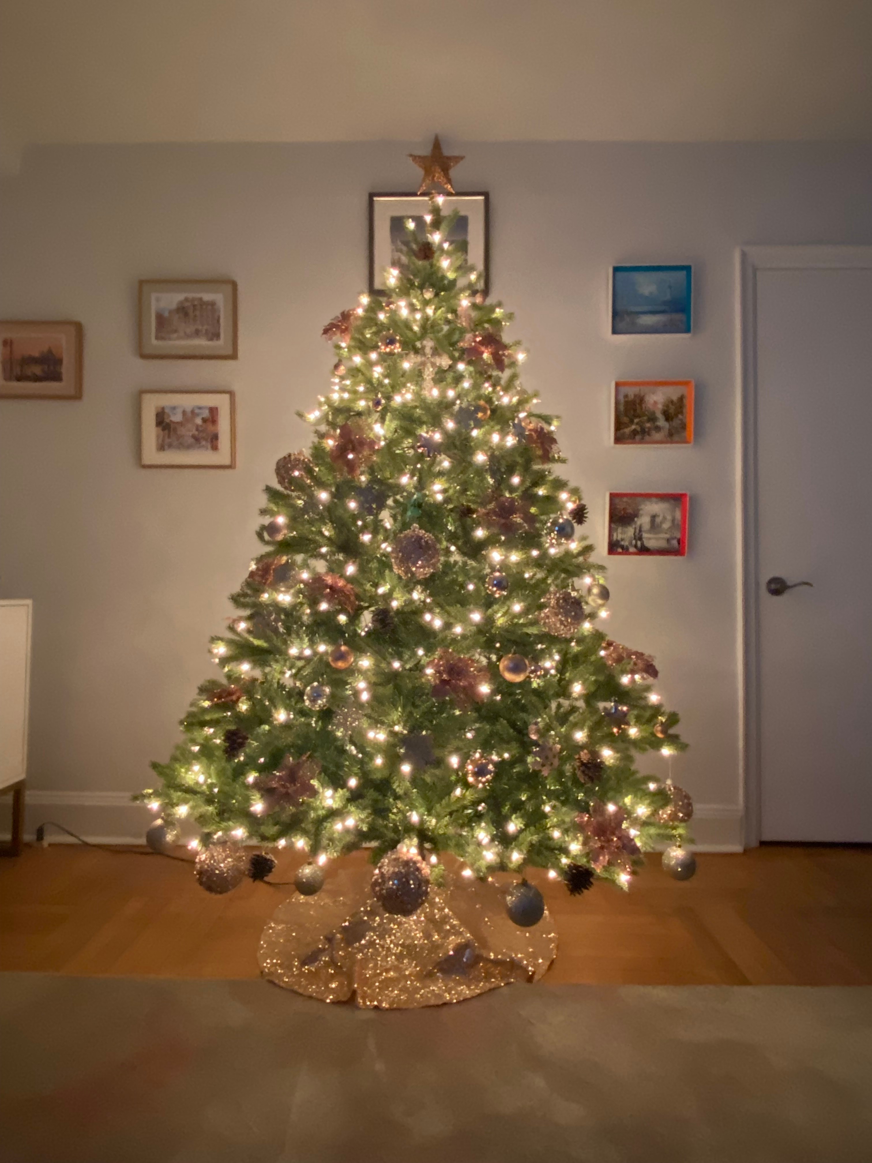 6.5 ft Pre-Lit Christmas Tree – FULL SET INCLUDED (EXTRAS)
