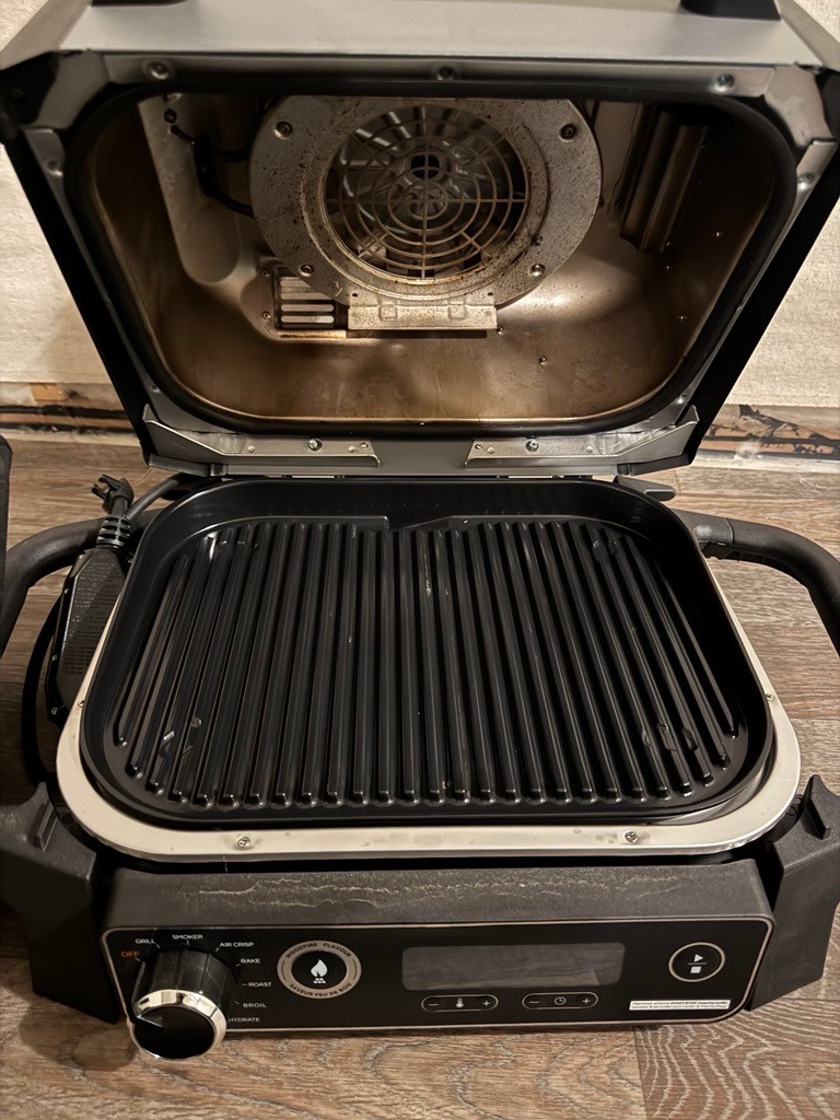 Ninja Woodfire Outdoor Grill – Excellent Condition - photo 4