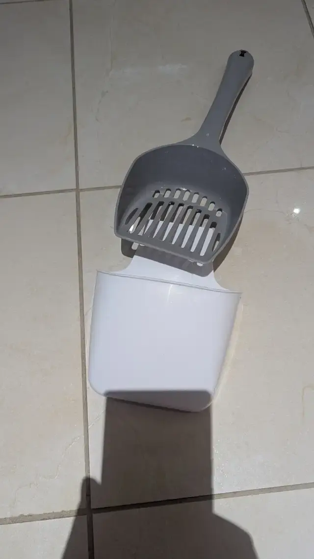 Litter Genie Scoop with holder