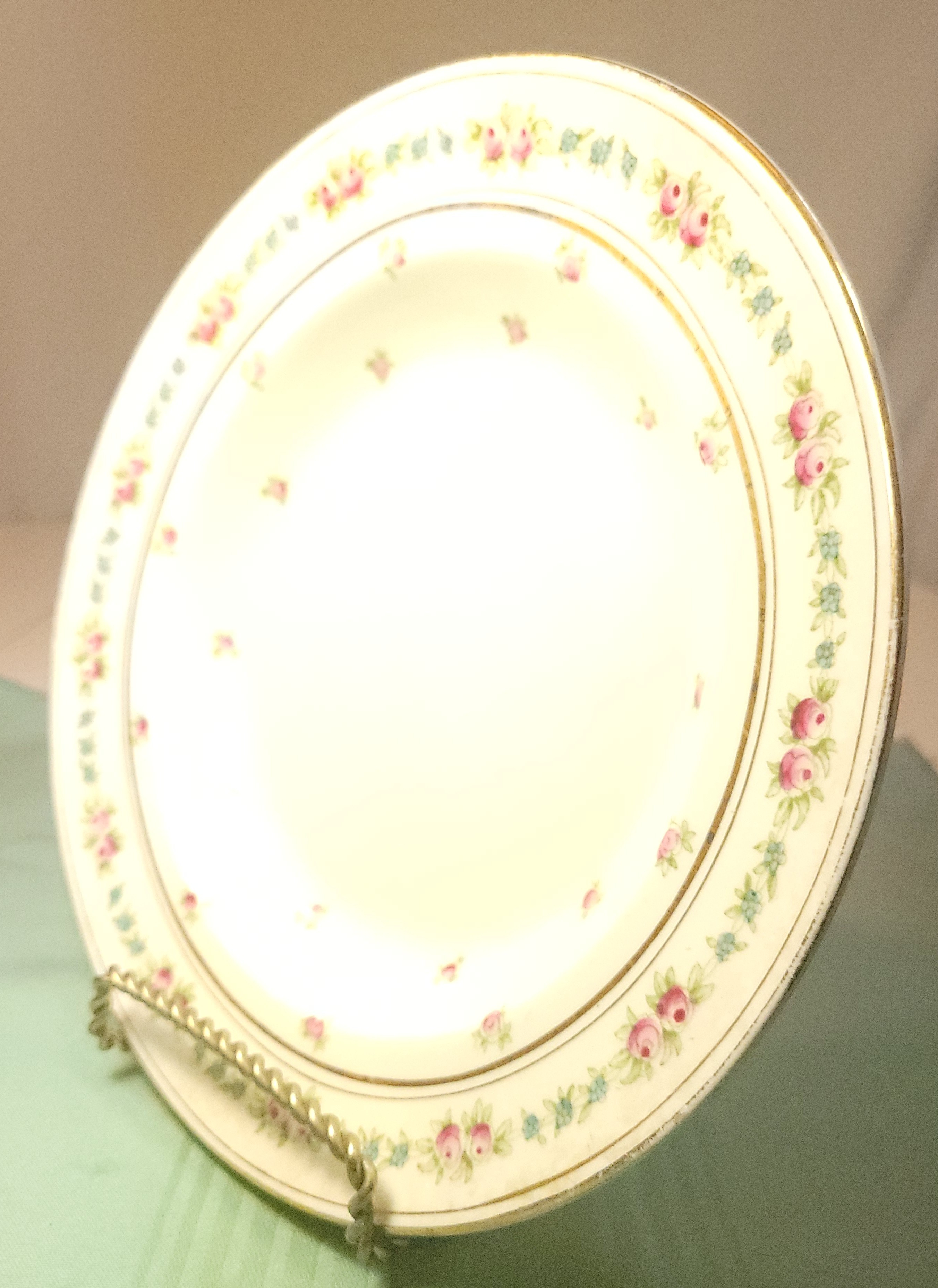 Antique Bishop and Stonier BISTO England 9" Bowl With Stand - photo 5