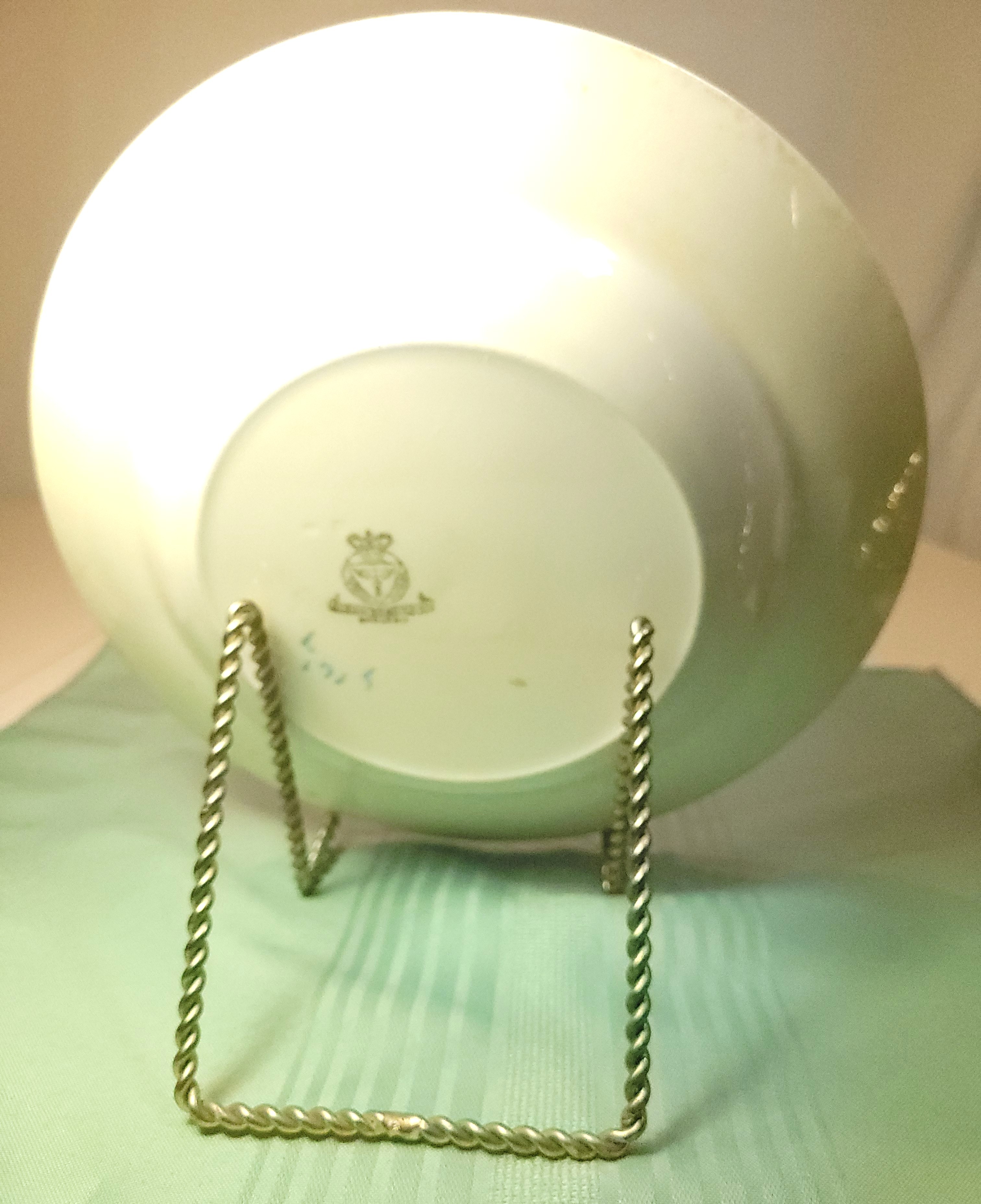 Antique Bishop and Stonier BISTO England 9" Bowl With Stand - photo 4