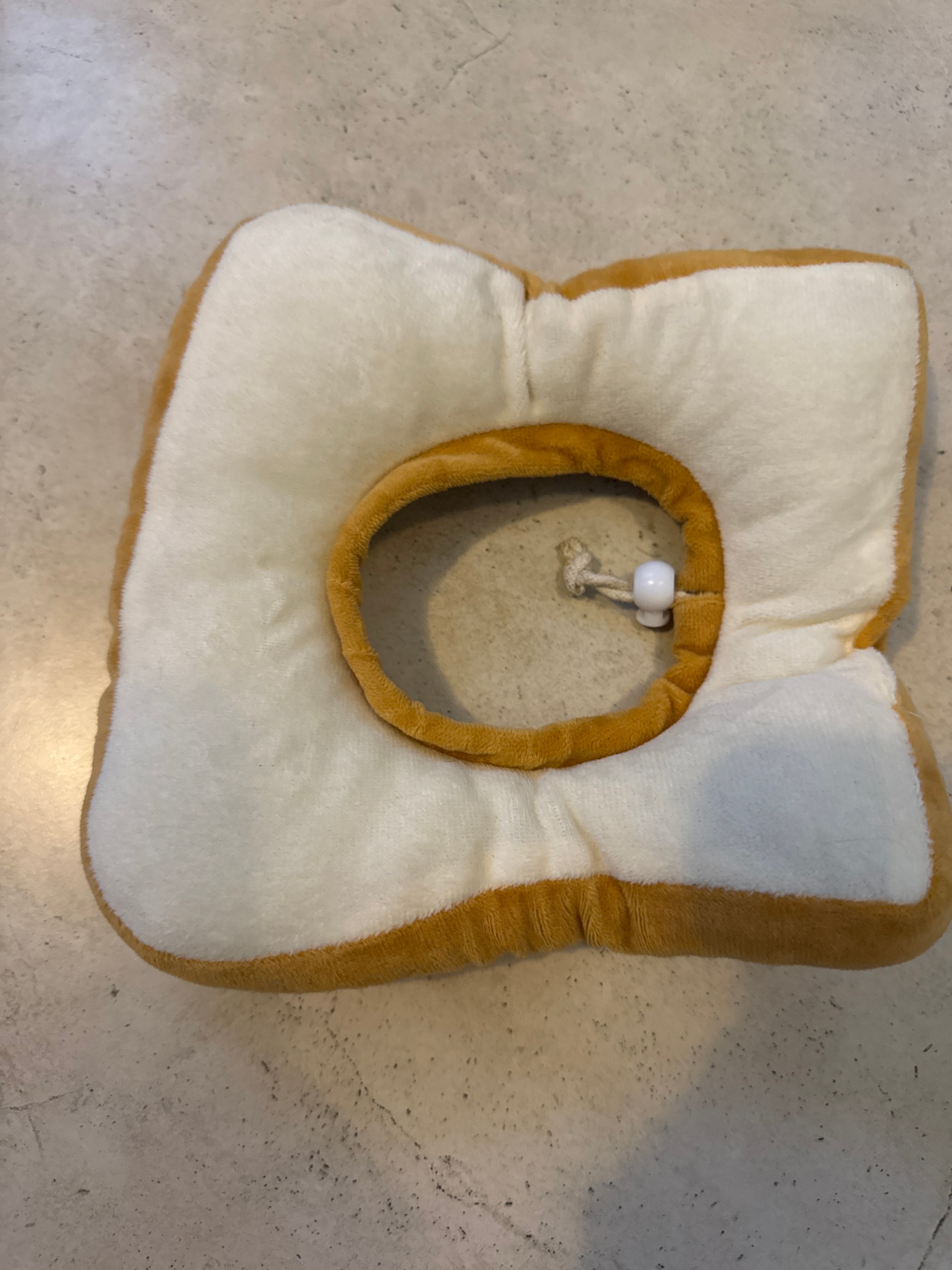 Small Pet Recovery Collar - Toast shaped 🏆