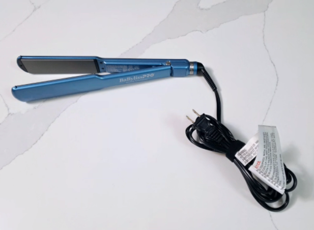 BaBylissPRO Nano Titanium Straightener – Never Used