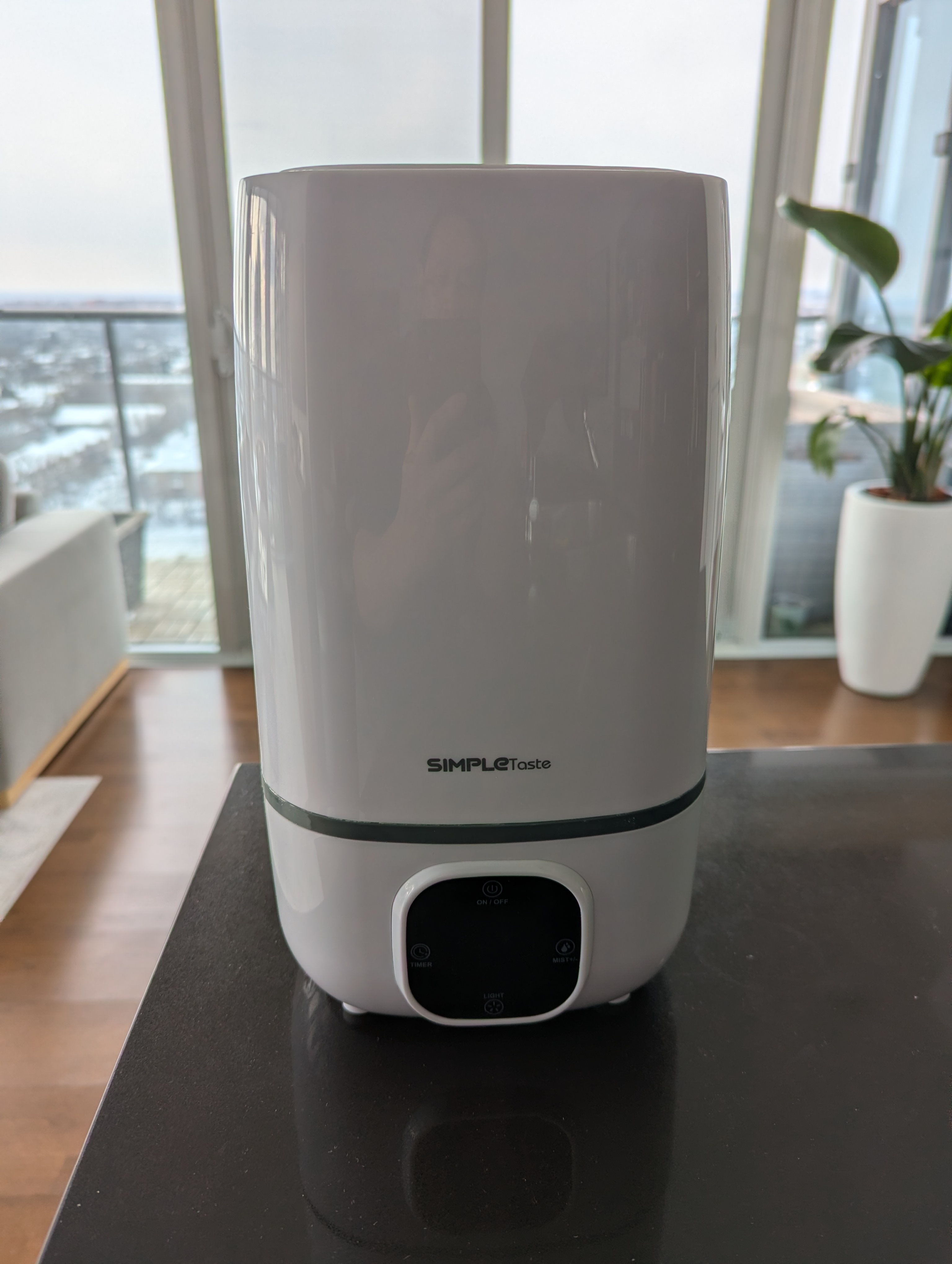 humidifier with different colour light