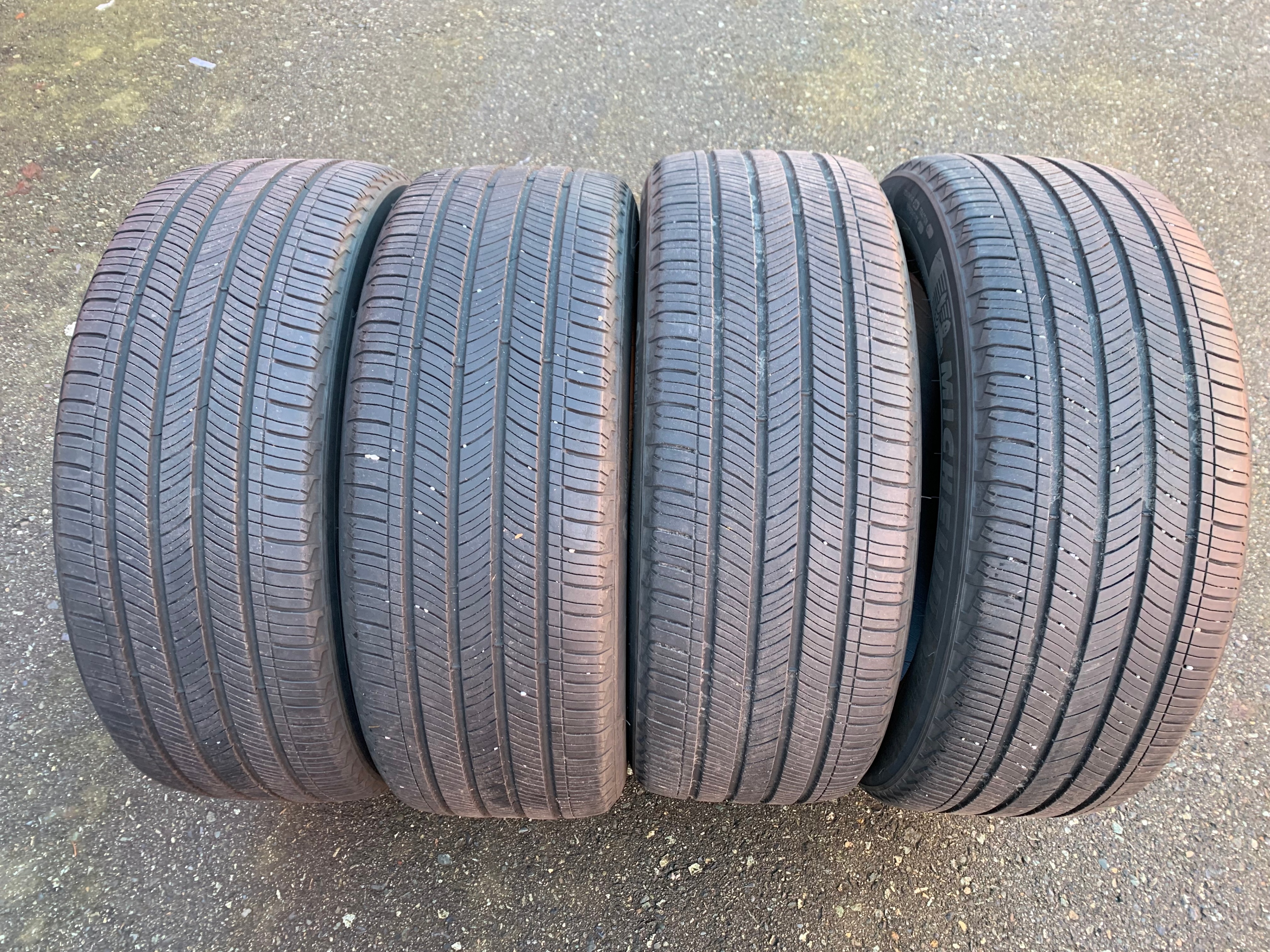 SET of 235/55/19 M+S 101V Michelin Primacy A/S with 70% tread