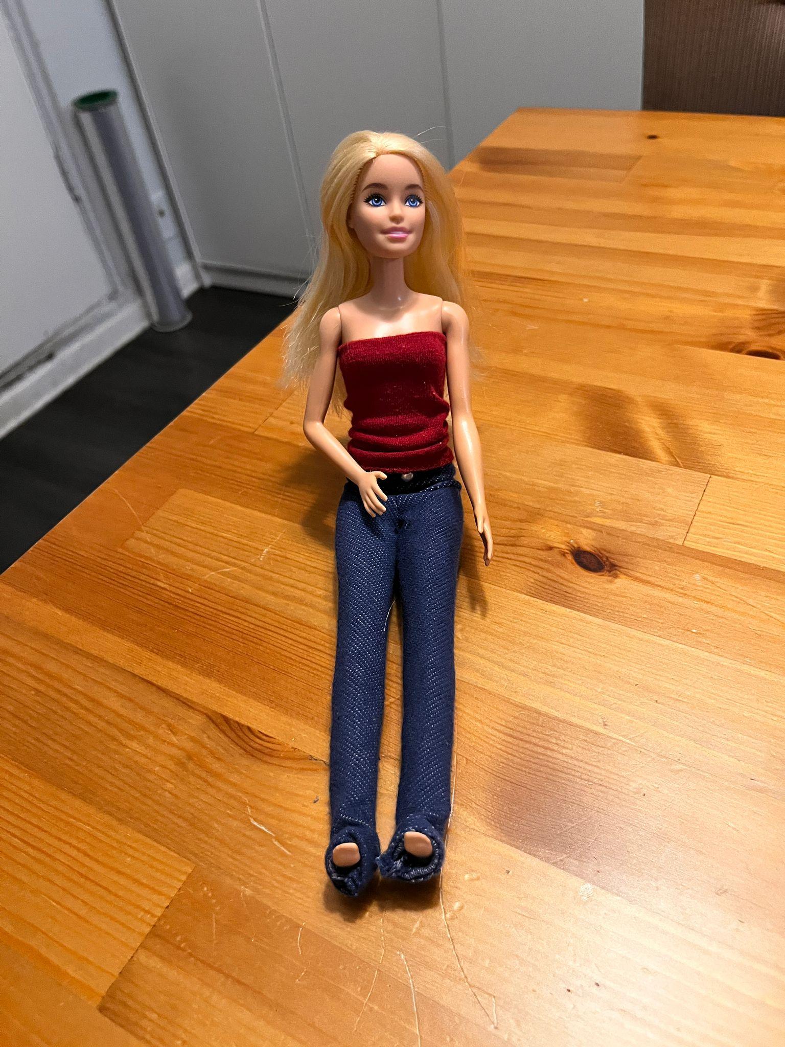 4 Barbie Outfits - photo 4