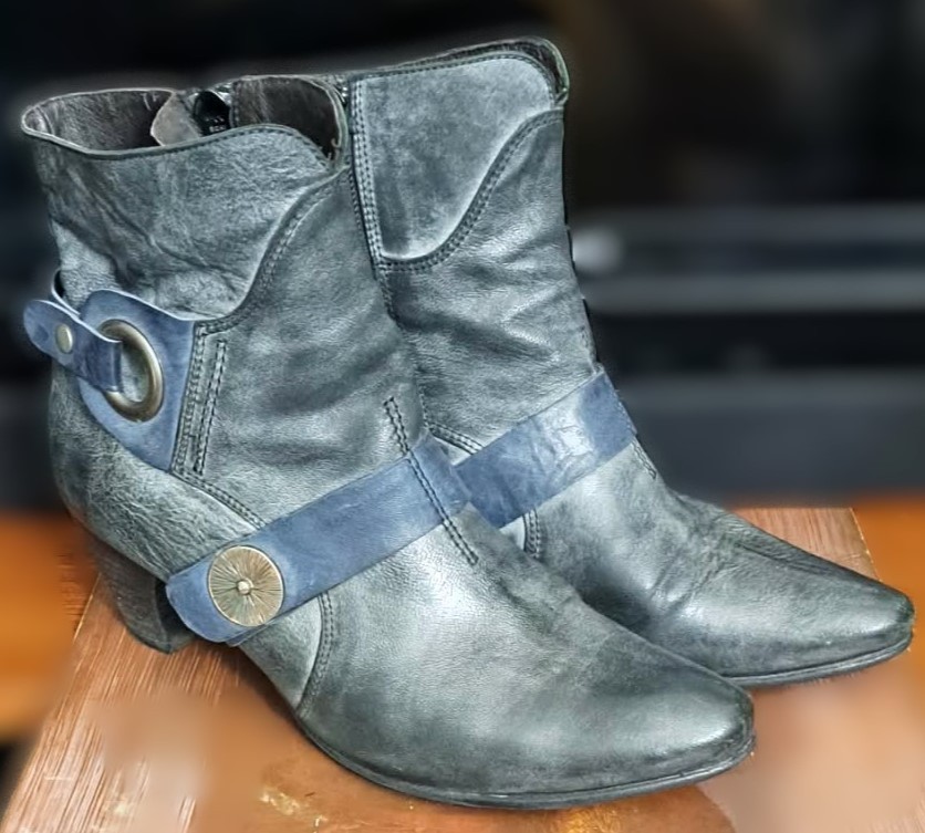 Beautiful Gray-Blue Genuine Leather Ankle Boots Made in Portugal - photo 3