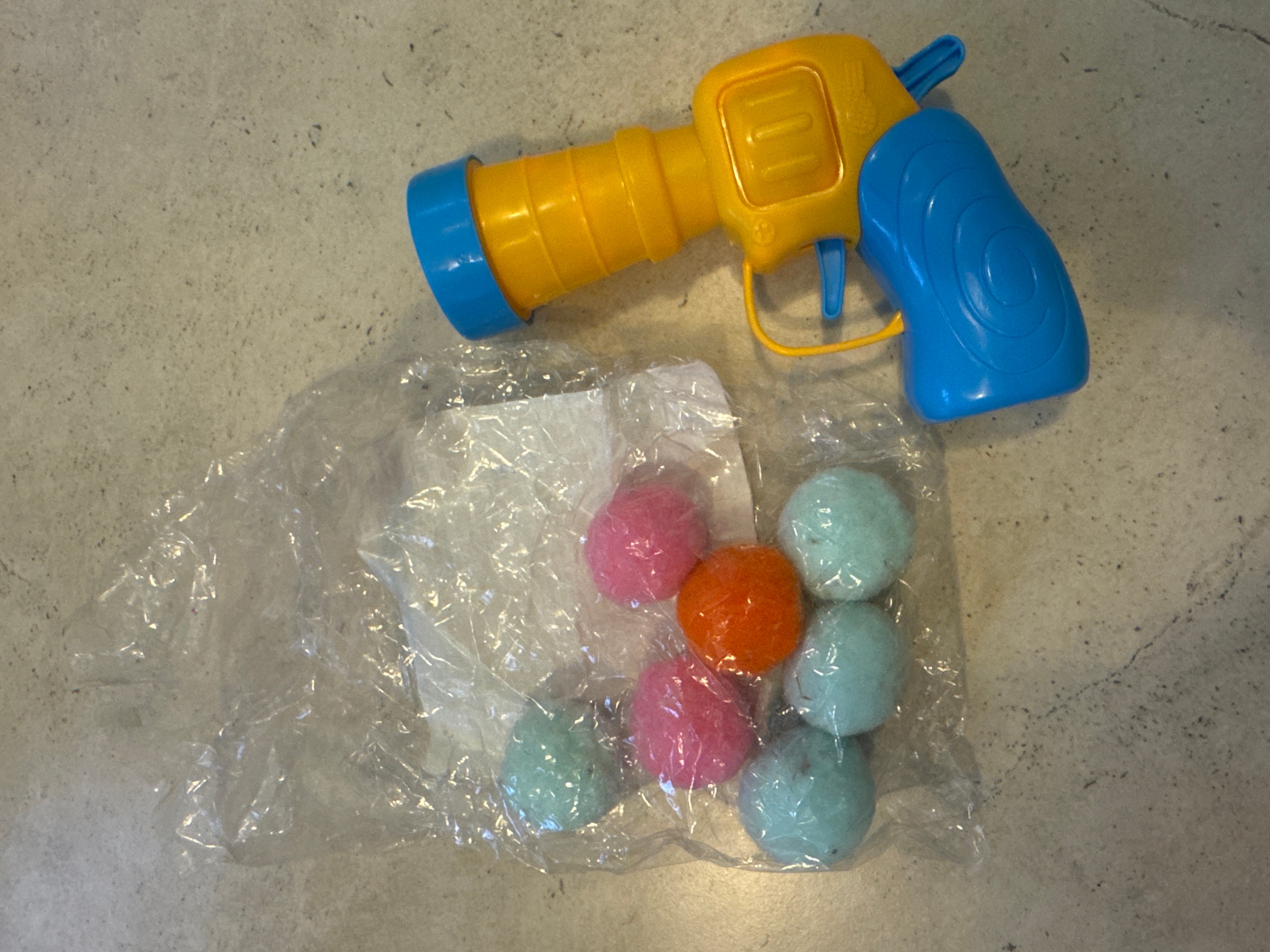 🏆 Toy Ball Blaster Gun with Balls
