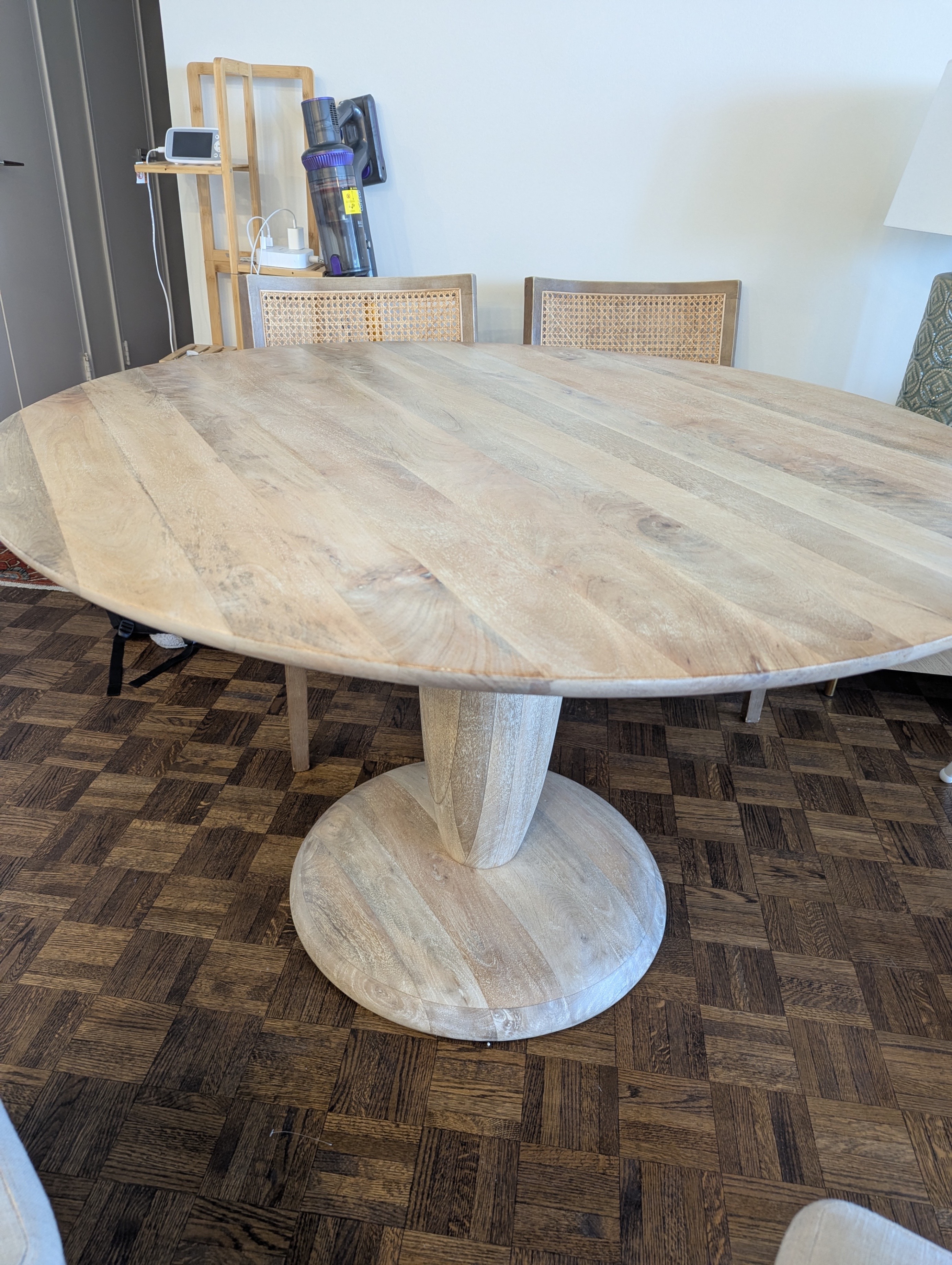 West Elm Winona 48′′ Round Dining Table – Great Condition - photo 3