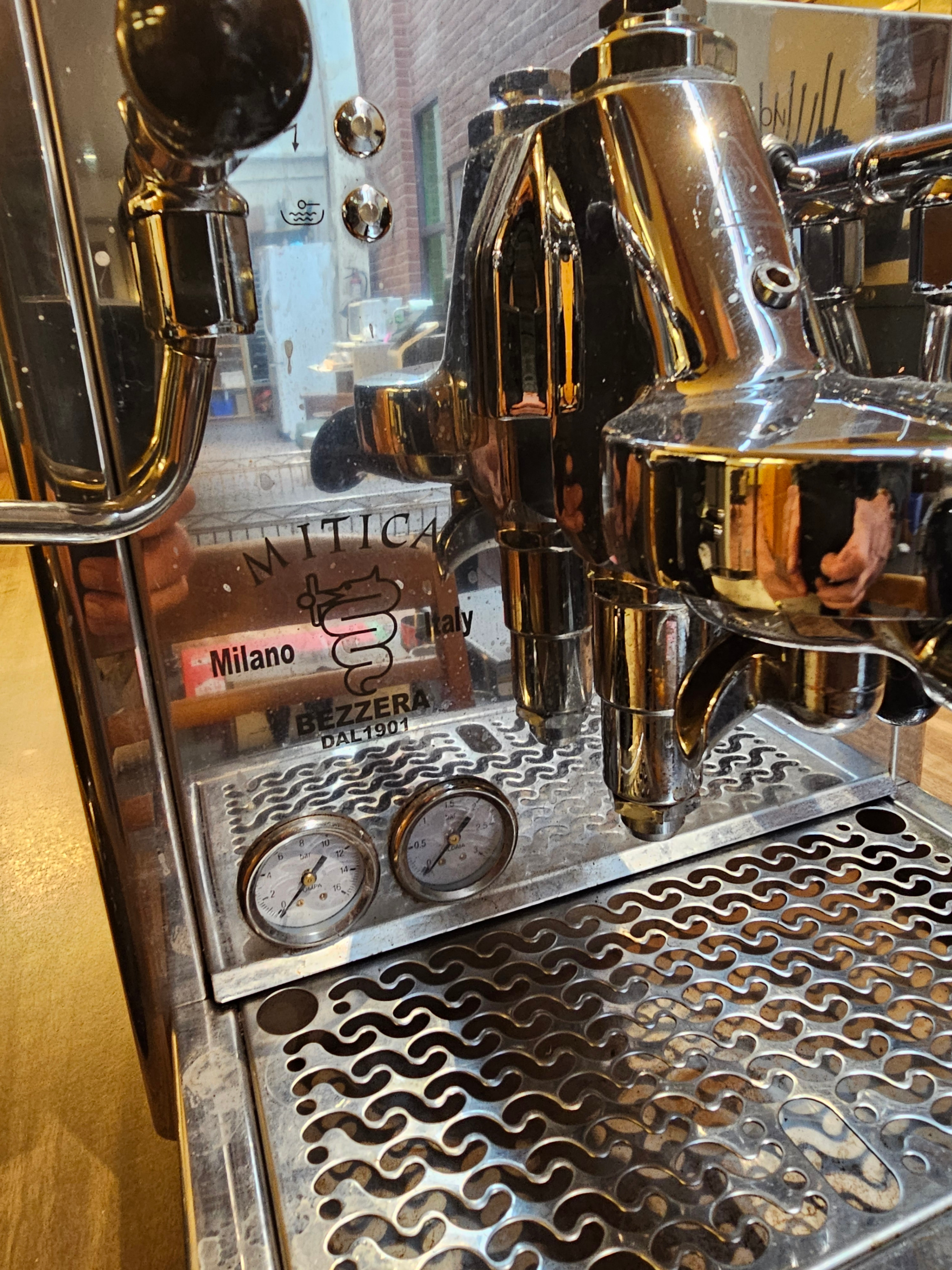 Professional Espresso Machine and Grinder for home use - photo 2