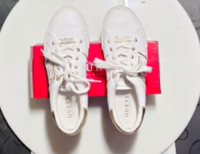 White and Gold Guess Runners
