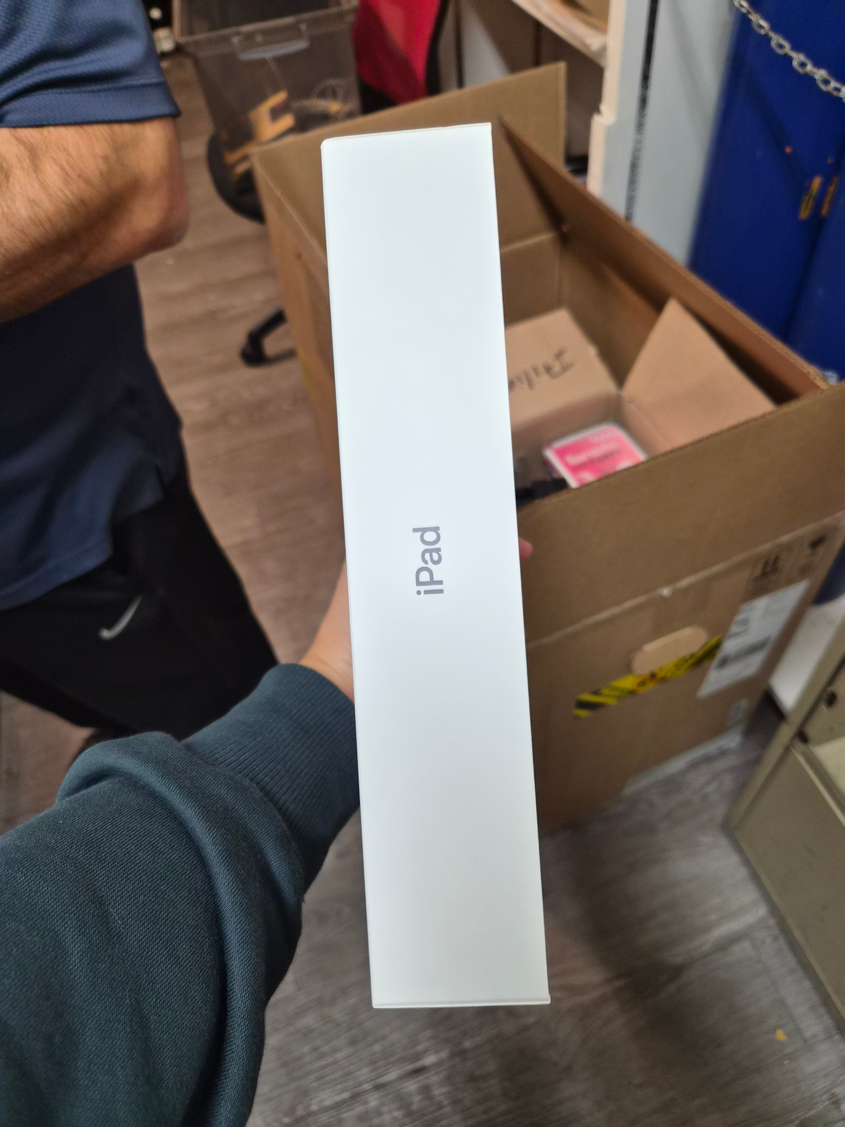 New iPad (9th Generation) boxes - photo 4