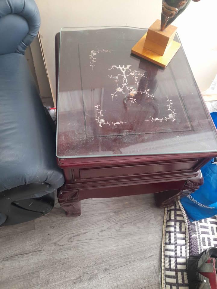 Dark Wood & Glass Side Table 🥕 - photo 3