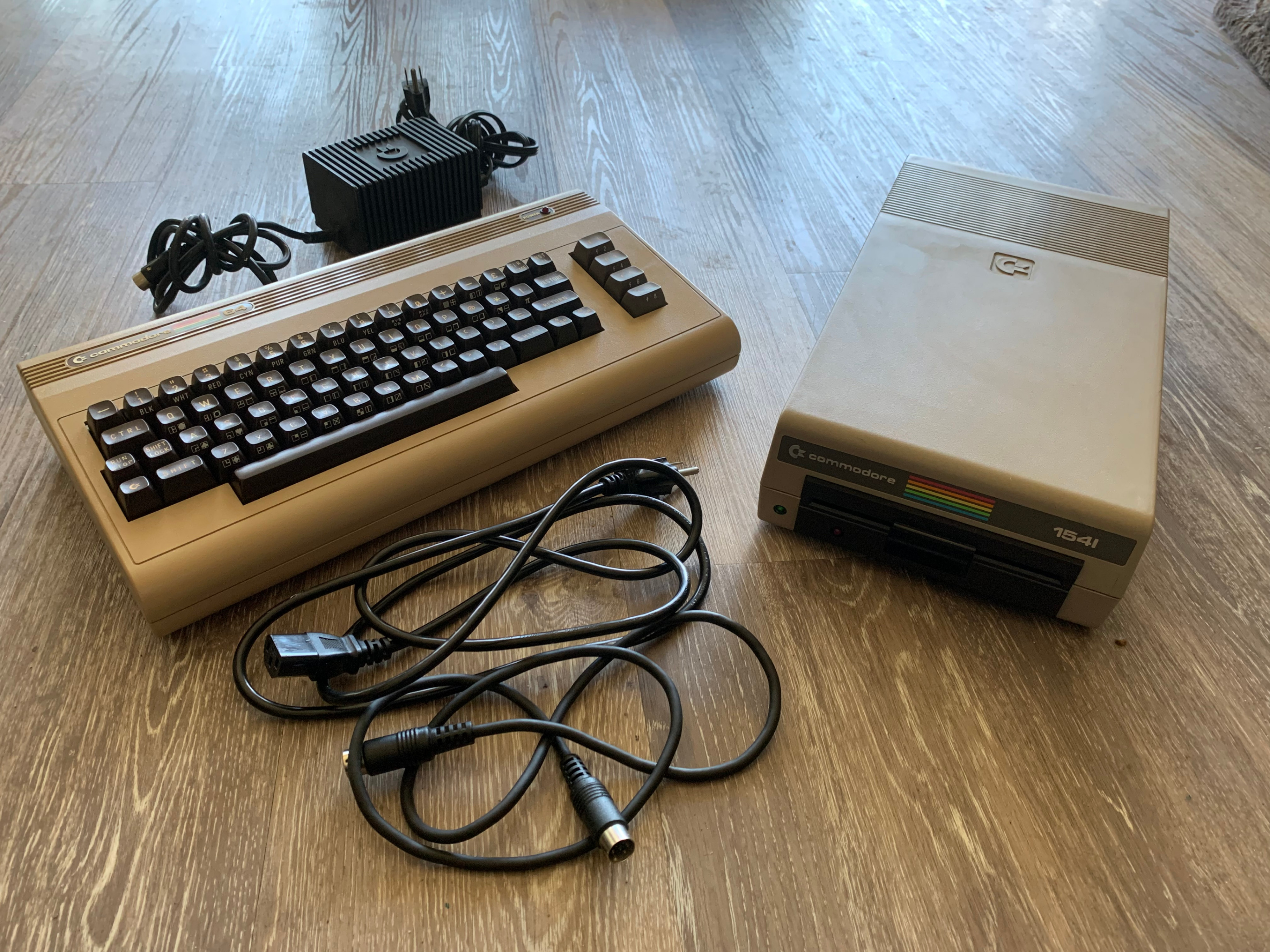 2 Commodore 64 Sets to Sell - photo 5