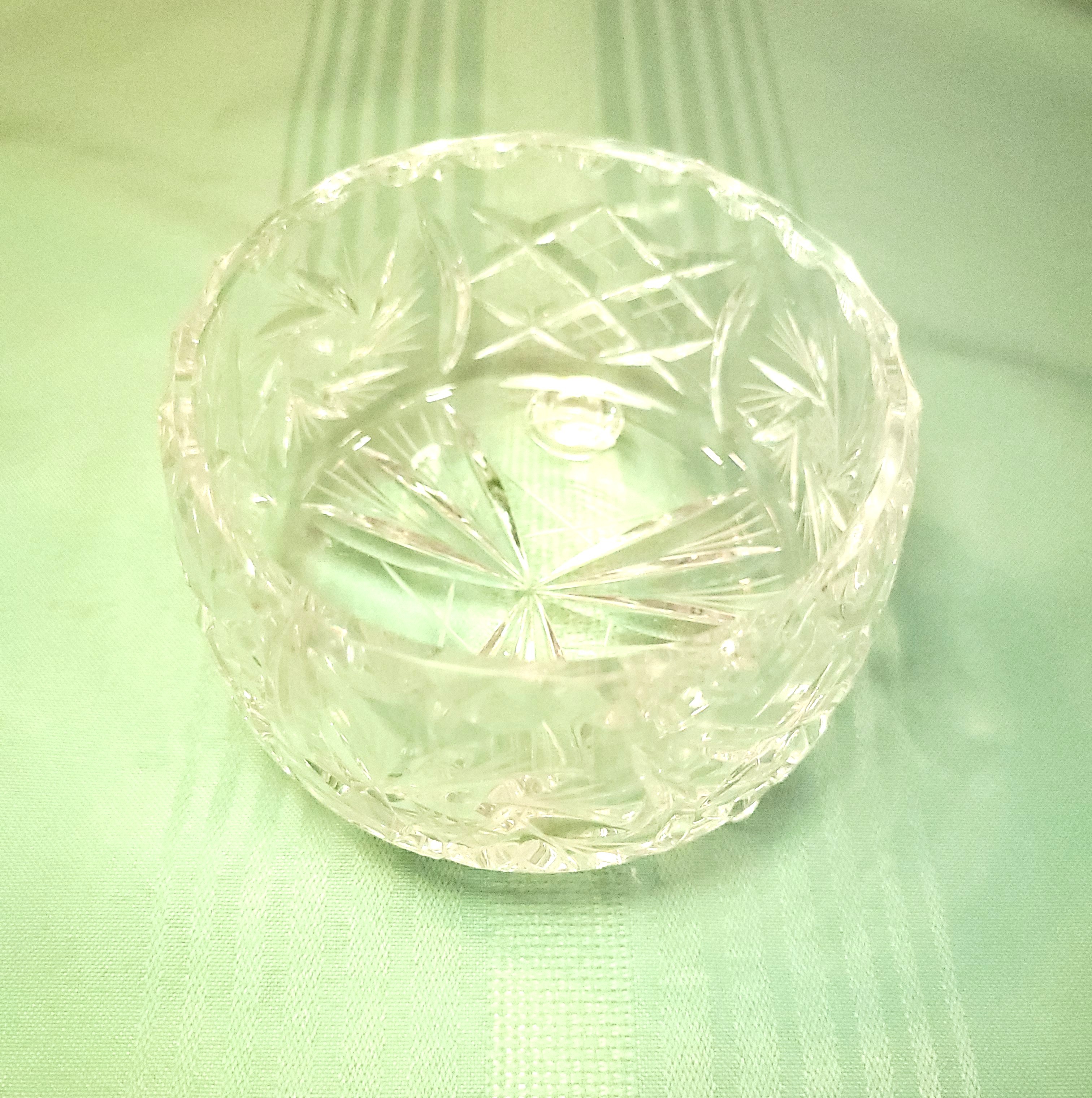 1970s 24% Lead Crystal Pinwheel Bowl - 3-Footed Hand Cut Polish - photo 3