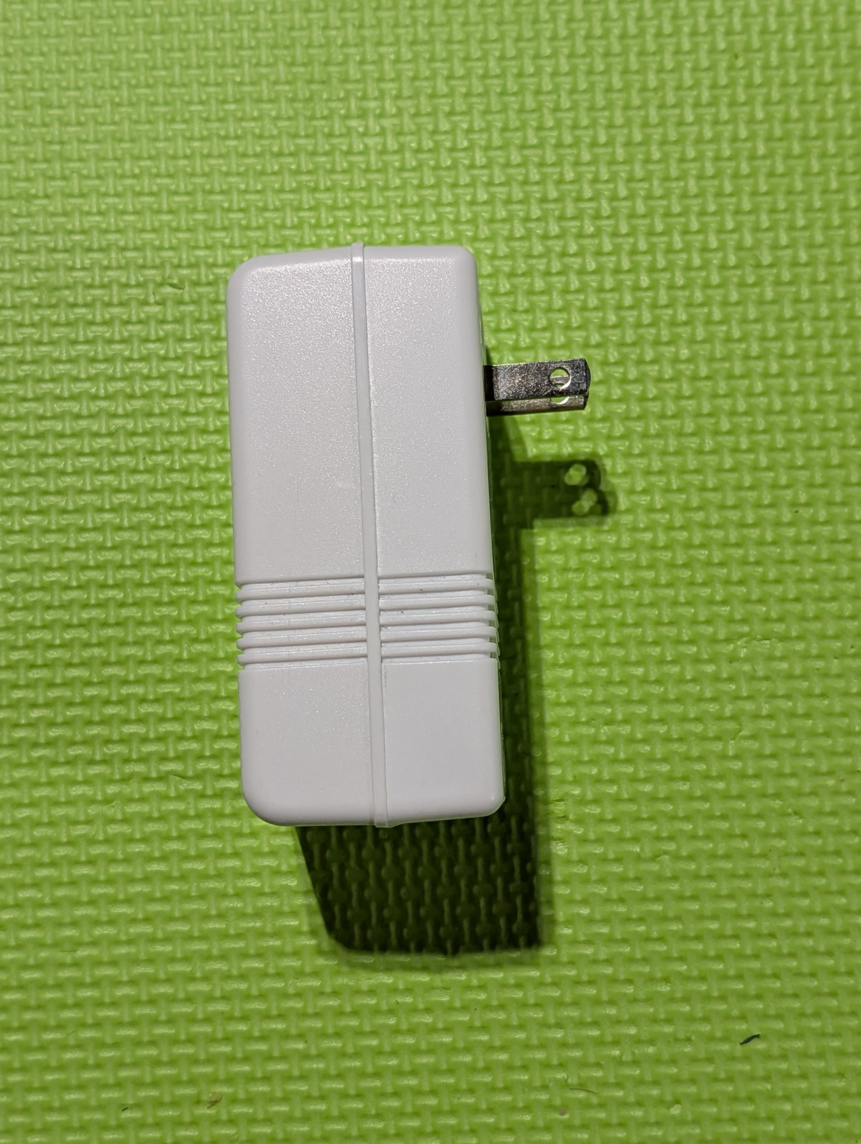 Singway Voltage Converter 100W 110V-220V - photo 2